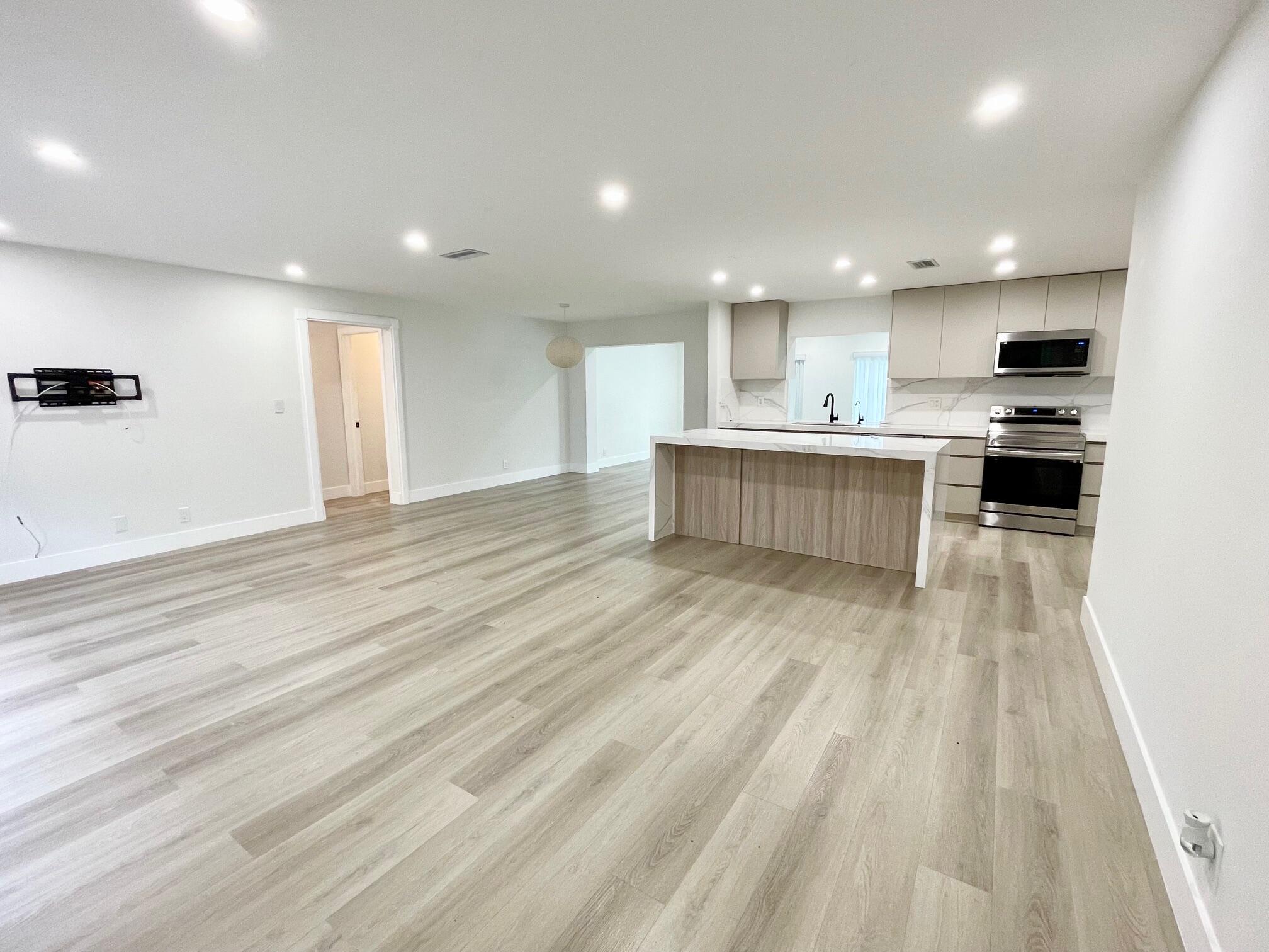 8205 NW 106th, Tamarac FL 33321