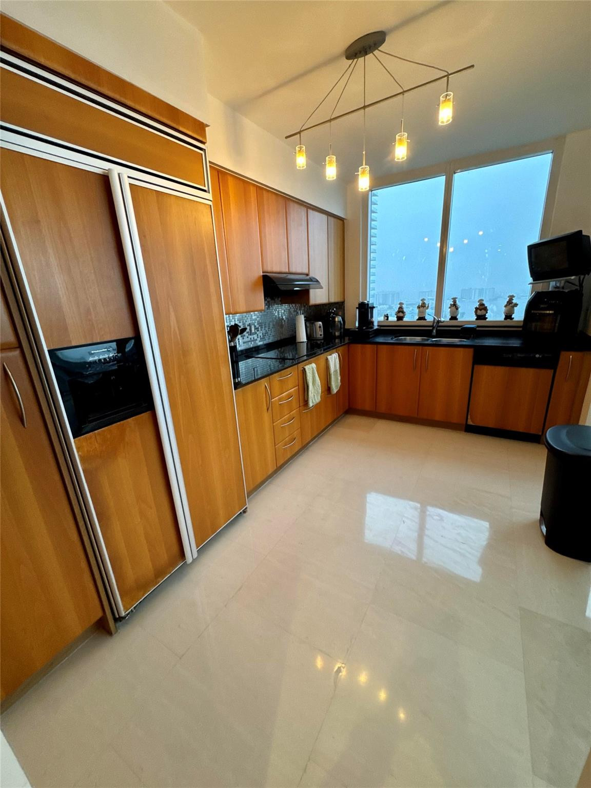 19111 Collins #2807, Sunny Isles Beach FL 33160