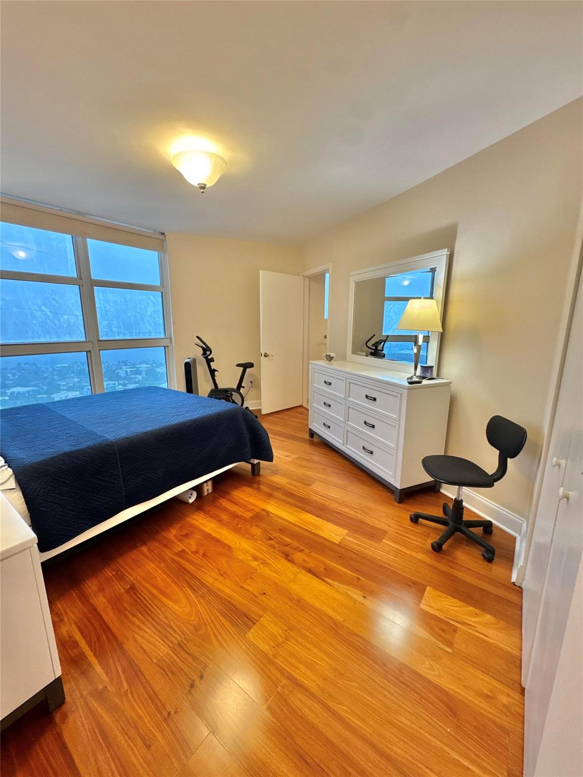 19111 Collins #2807, Sunny Isles Beach FL 33160