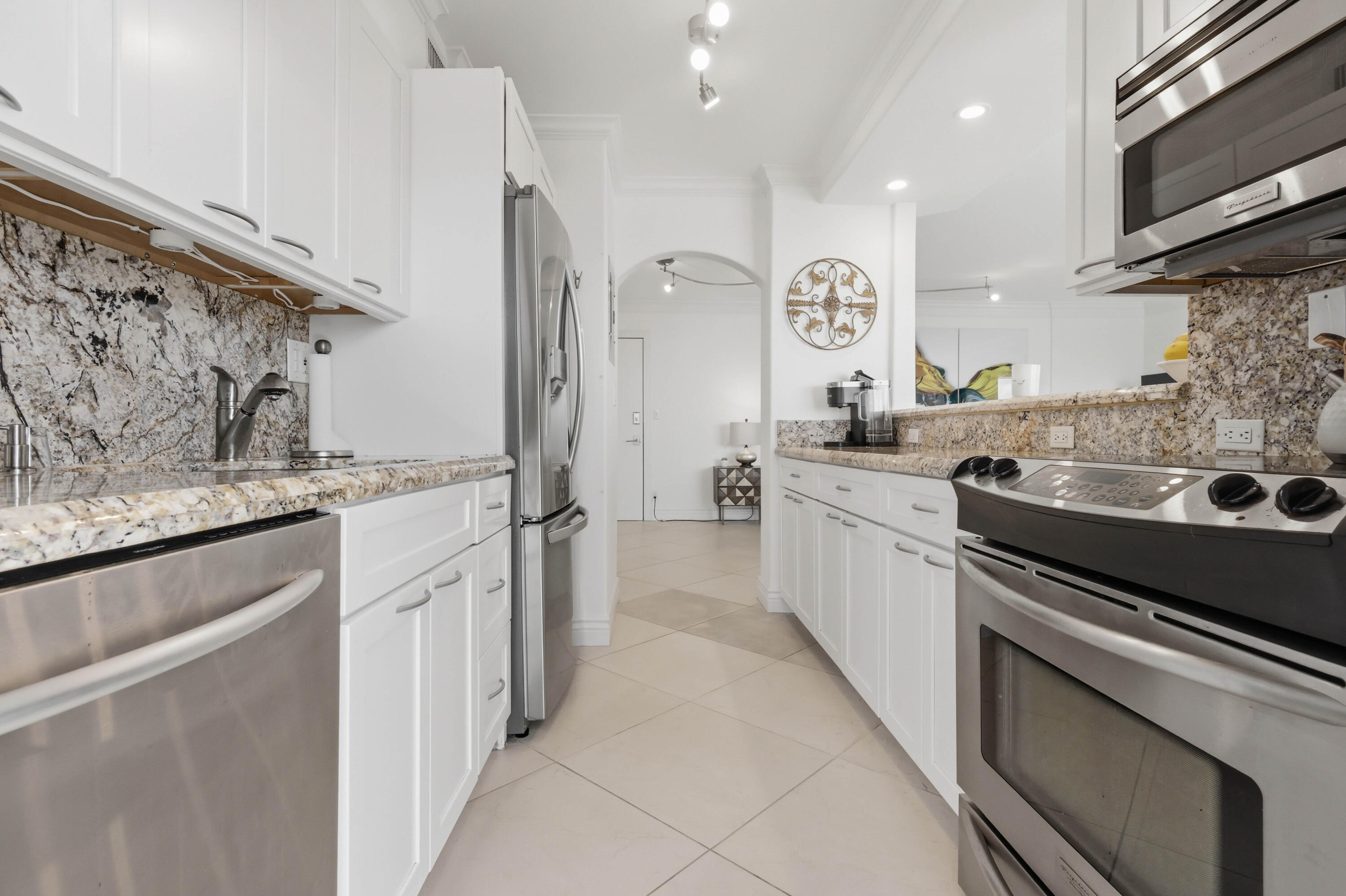 2715 N Ocean #10c, Fort Lauderdale FL 33308