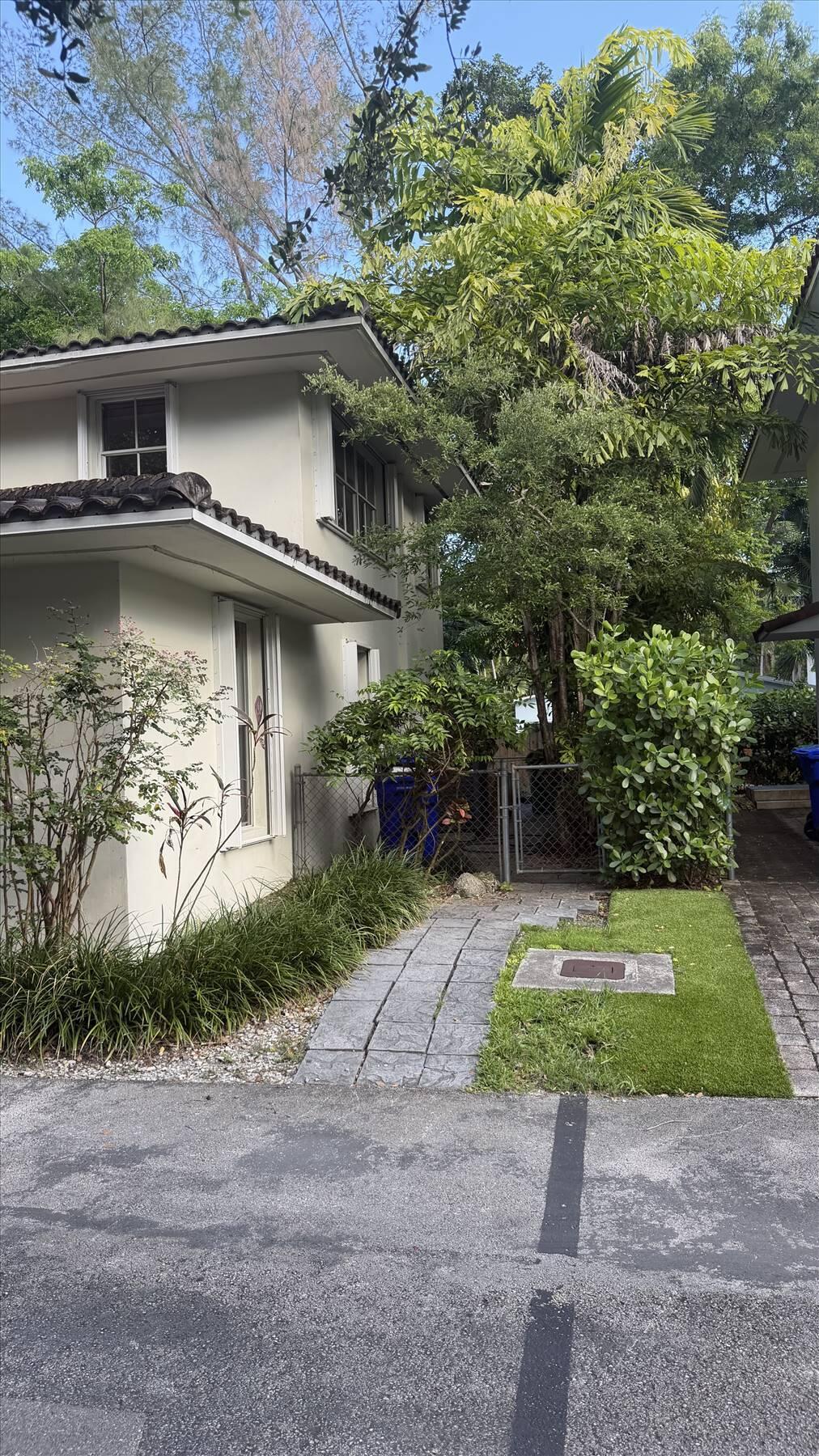 3611 SW 37th #19, Coconut Grove FL 33133