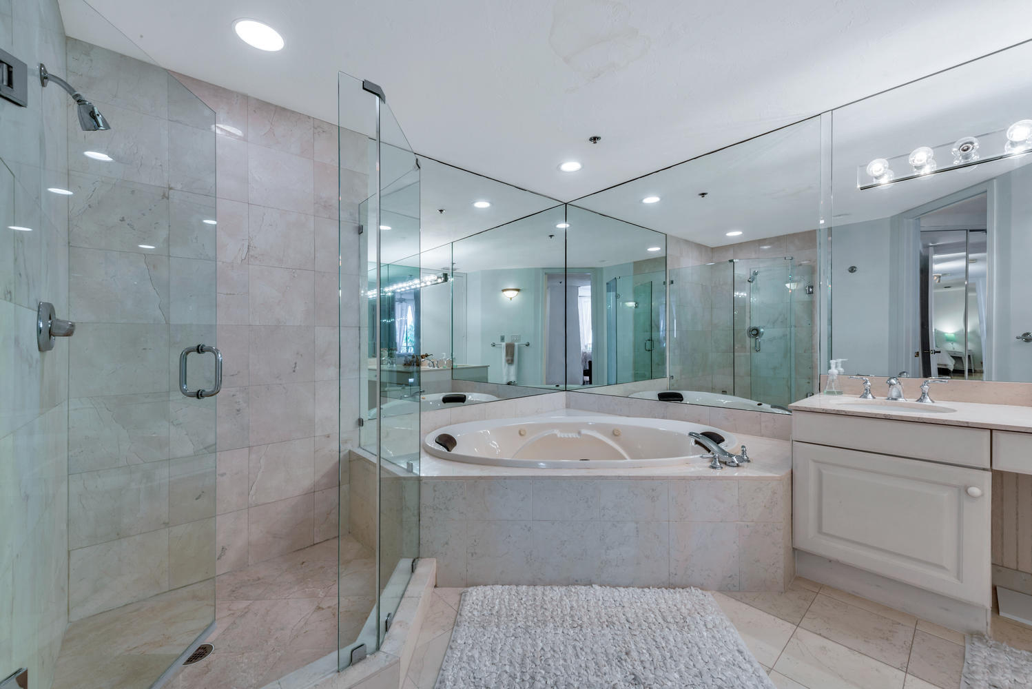 530 Ocean #202, Juno Beach FL 33408