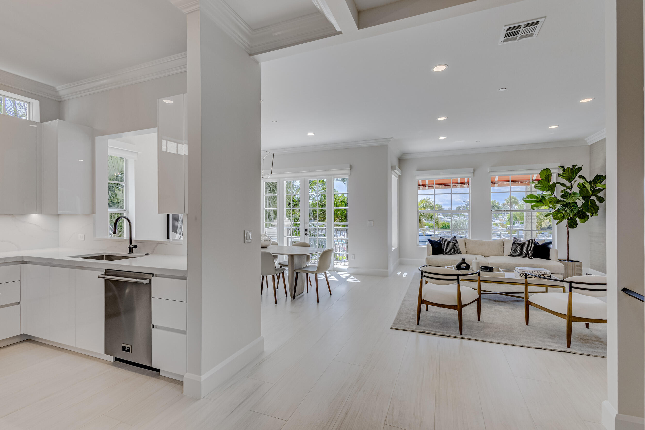 27 Marina Gardens, Palm Beach Gardens FL 33410