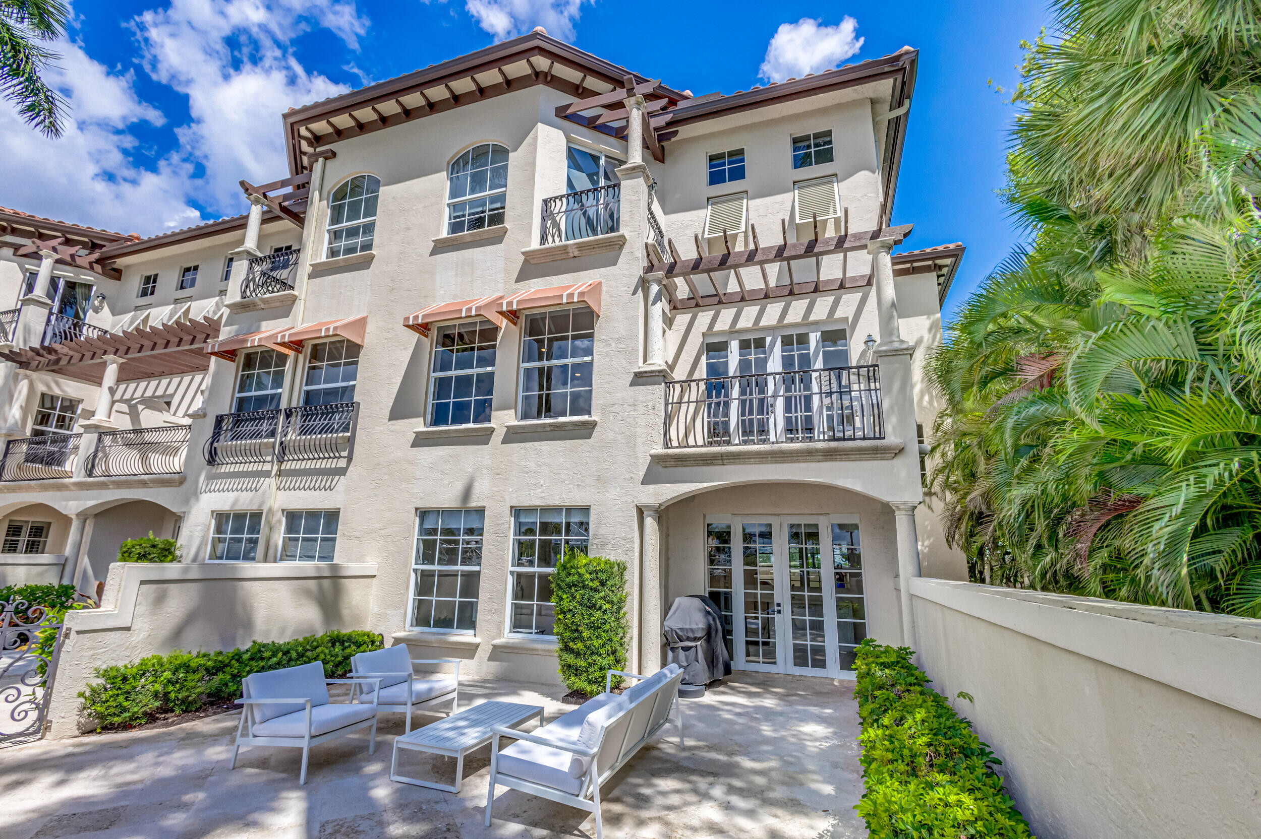 27 Marina Gardens, Palm Beach Gardens FL 33410