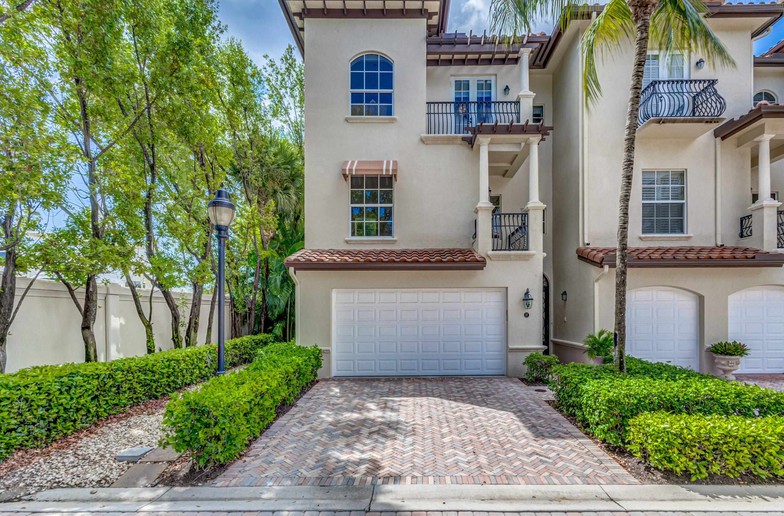 27 Marina Gardens, Palm Beach Gardens FL 33410