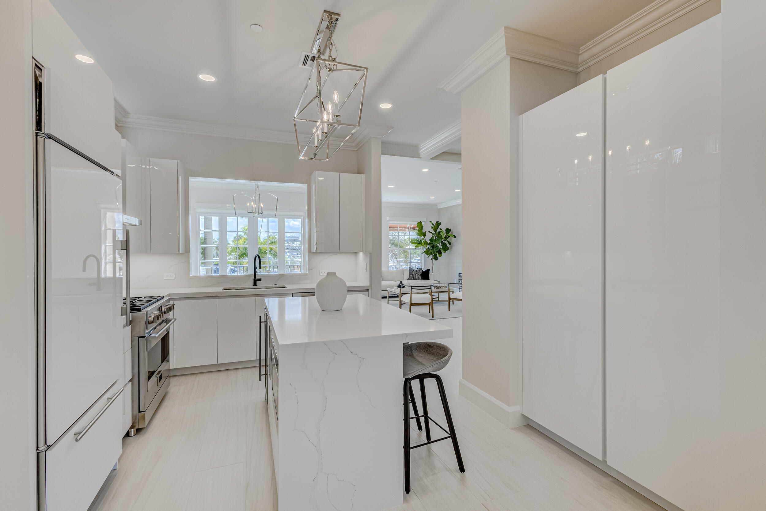 27 Marina Gardens, Palm Beach Gardens FL 33410
