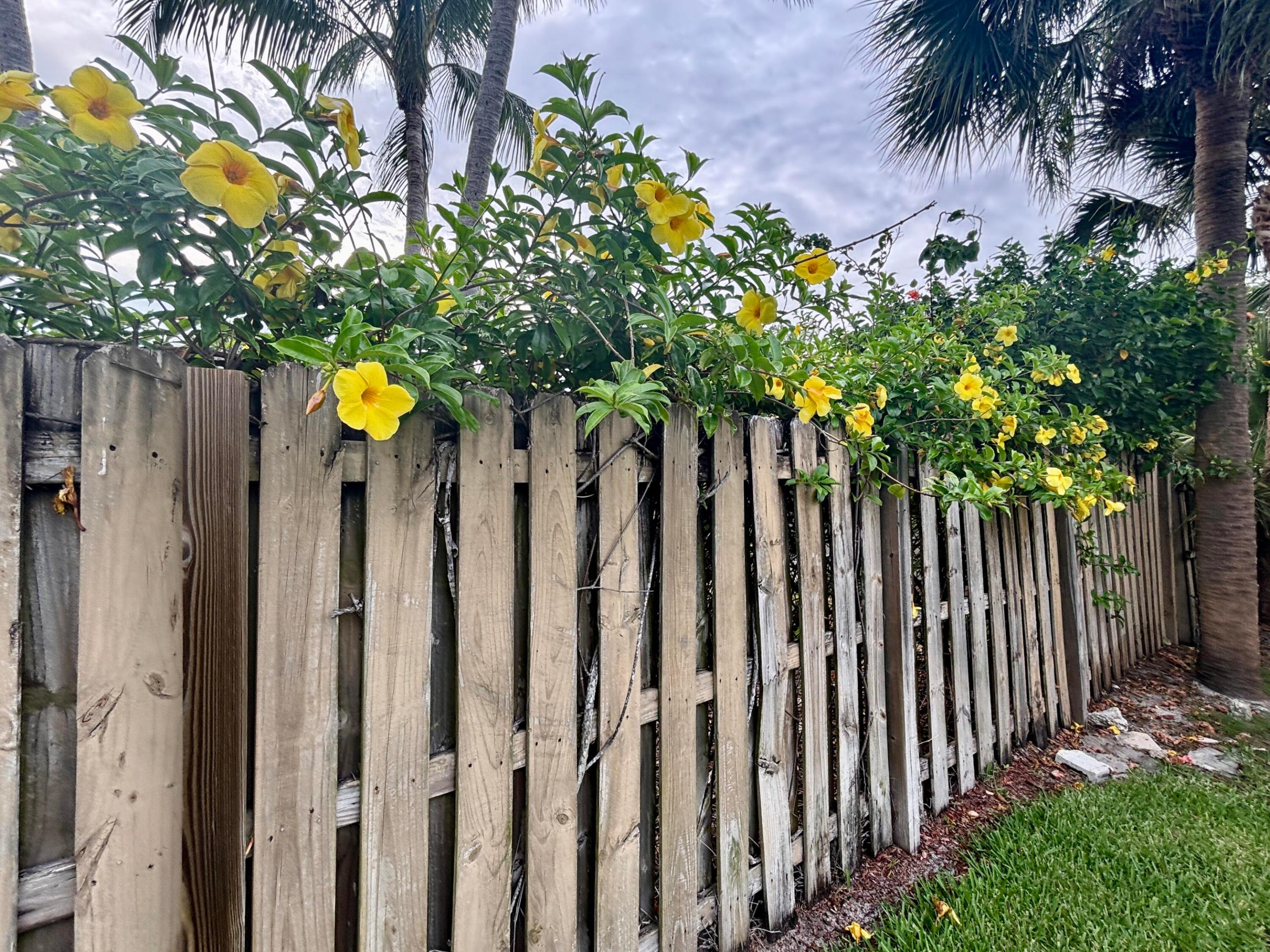 218 Seville, West Palm Beach FL 33405