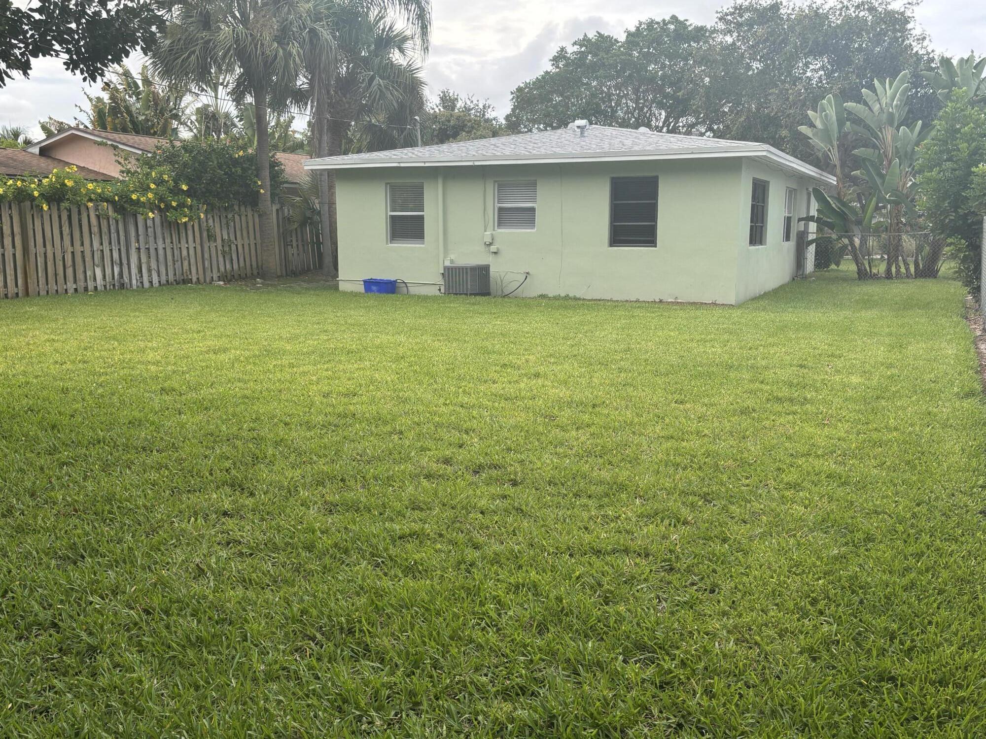 218 Seville, West Palm Beach FL 33405