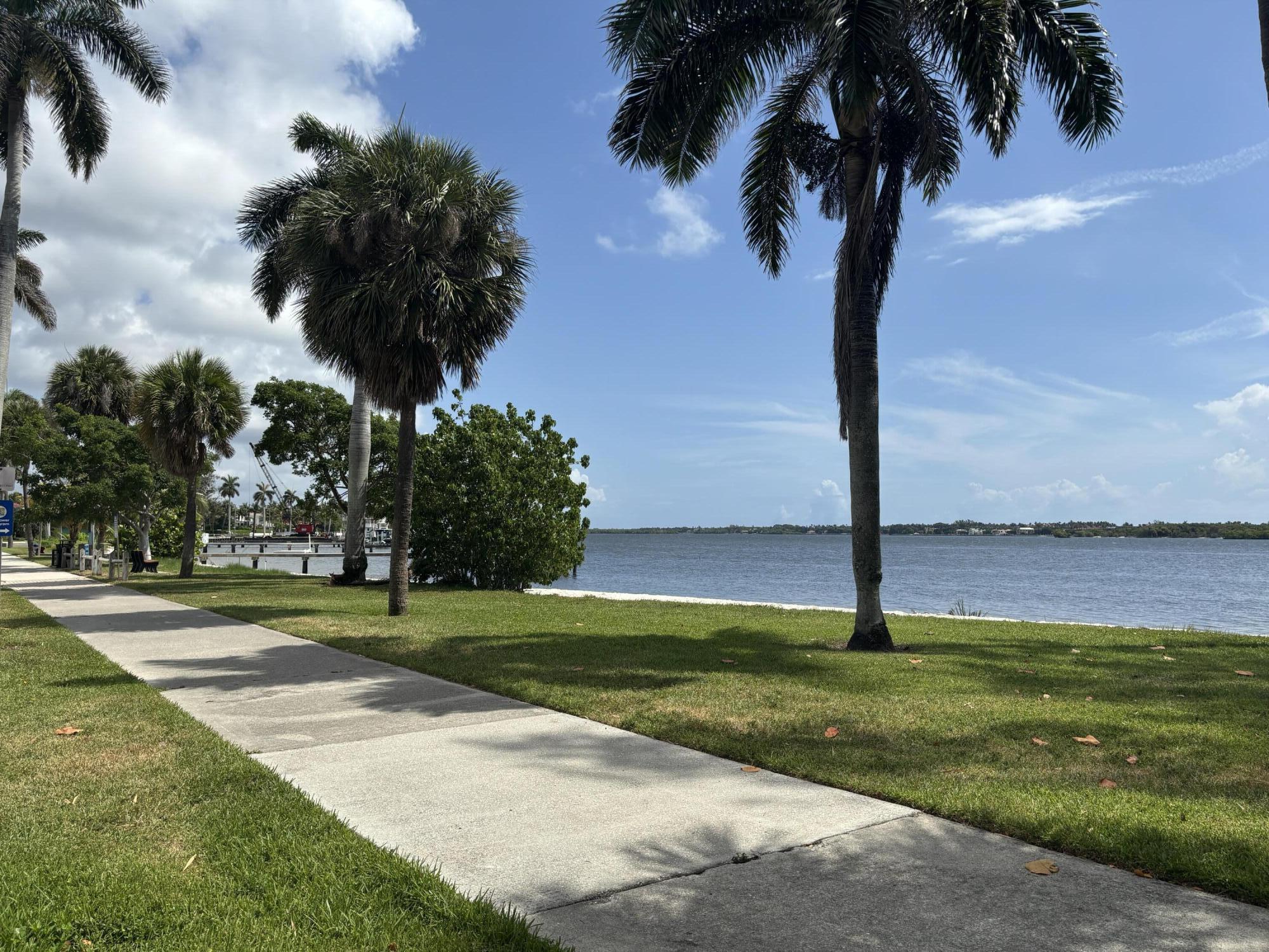 218 Seville, West Palm Beach FL 33405