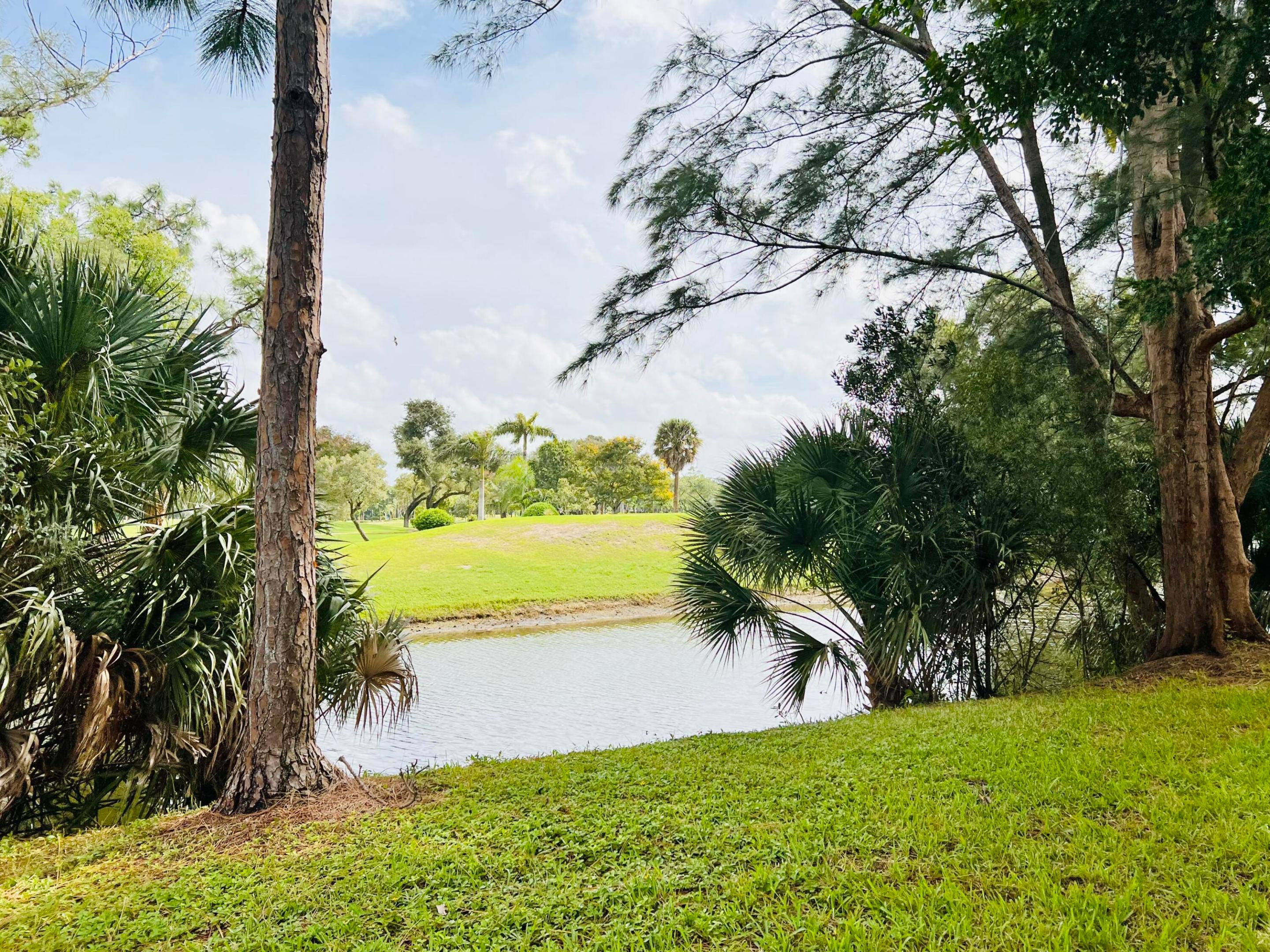 1407 E Lakeview Dr, Royal Palm Beach FL 33411