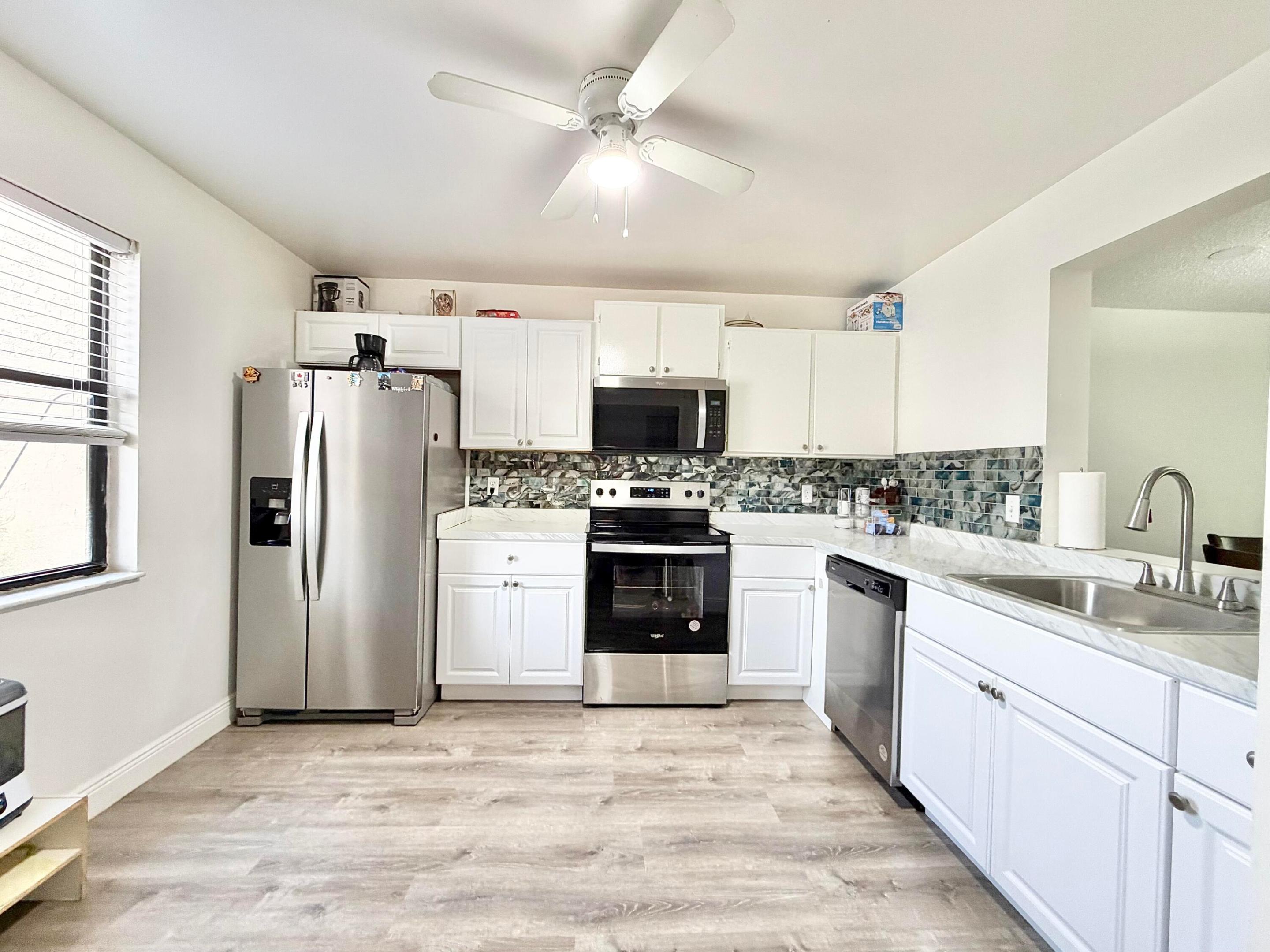 1407 E Lakeview Dr, Royal Palm Beach FL 33411