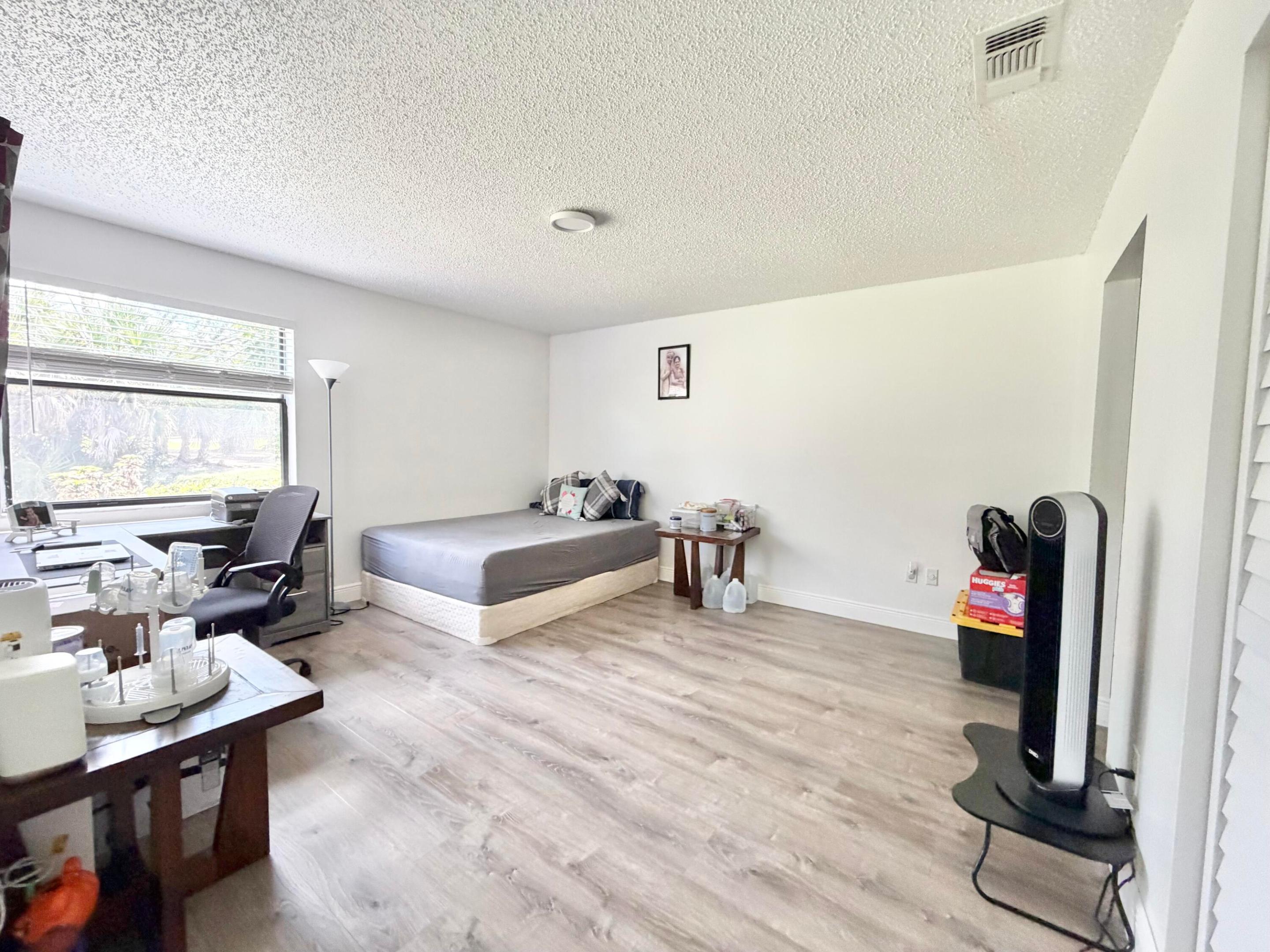 1407 E Lakeview Dr, Royal Palm Beach FL 33411