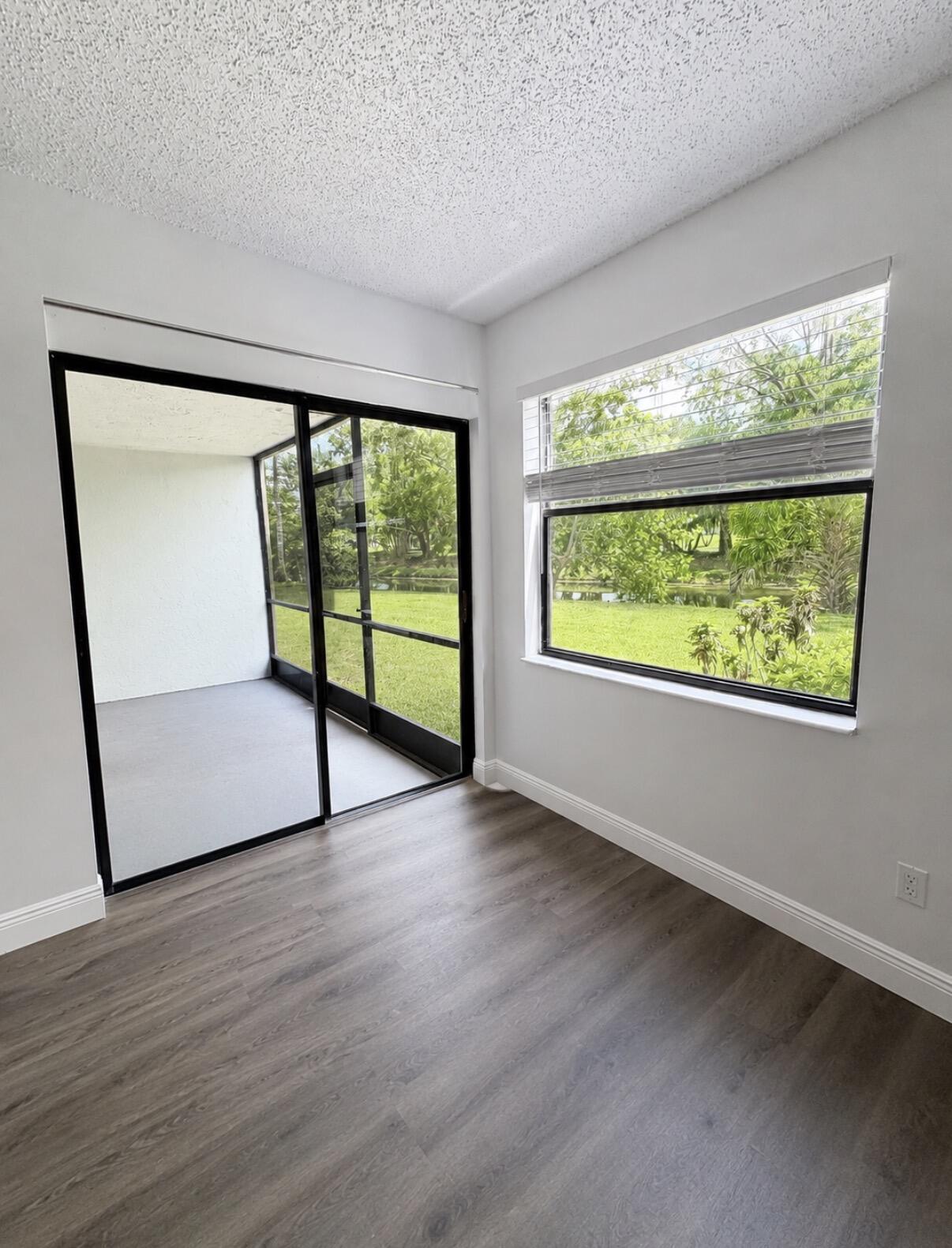 1407 E Lakeview Dr, Royal Palm Beach FL 33411
