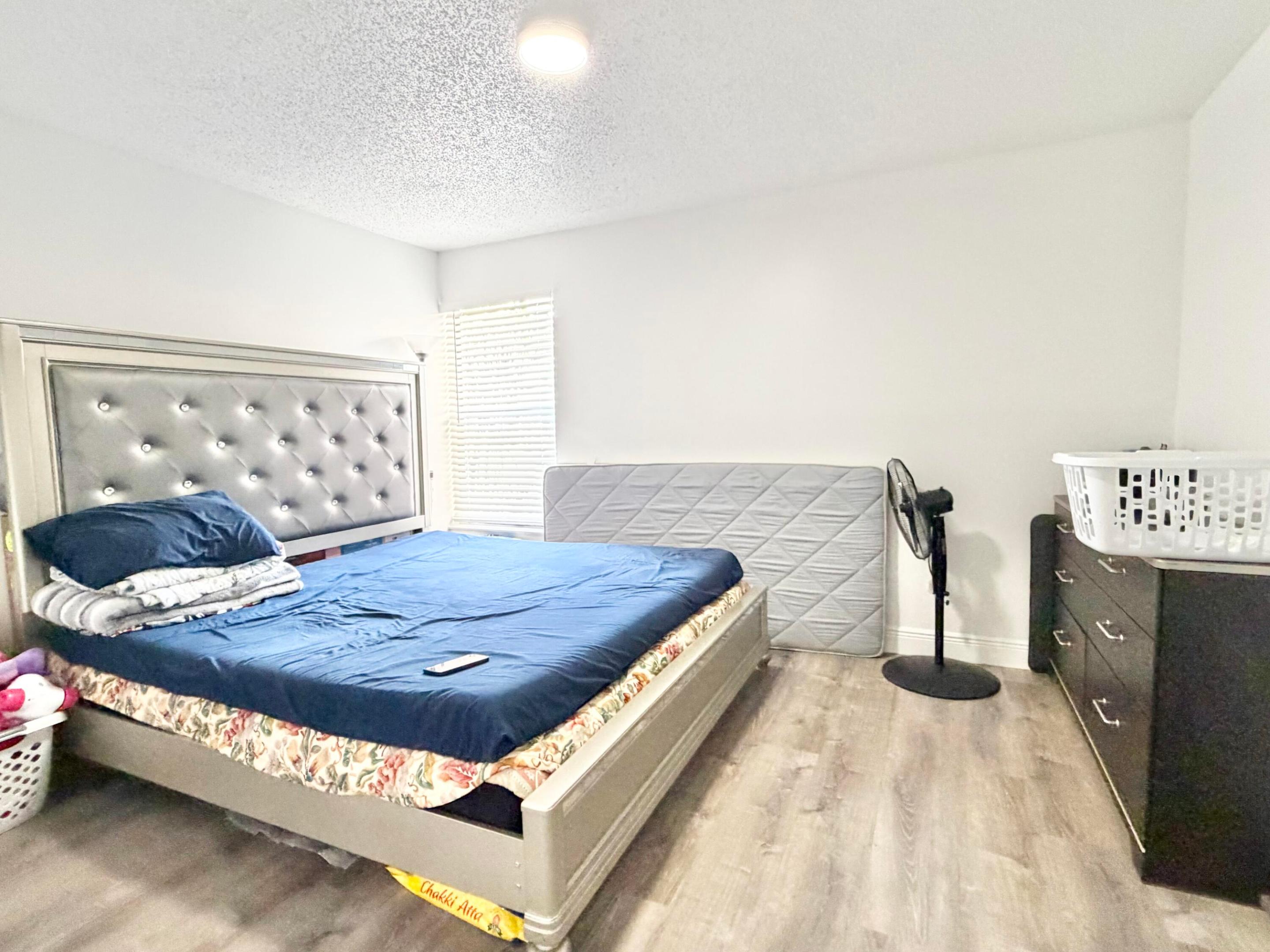 1407 E Lakeview Dr, Royal Palm Beach FL 33411