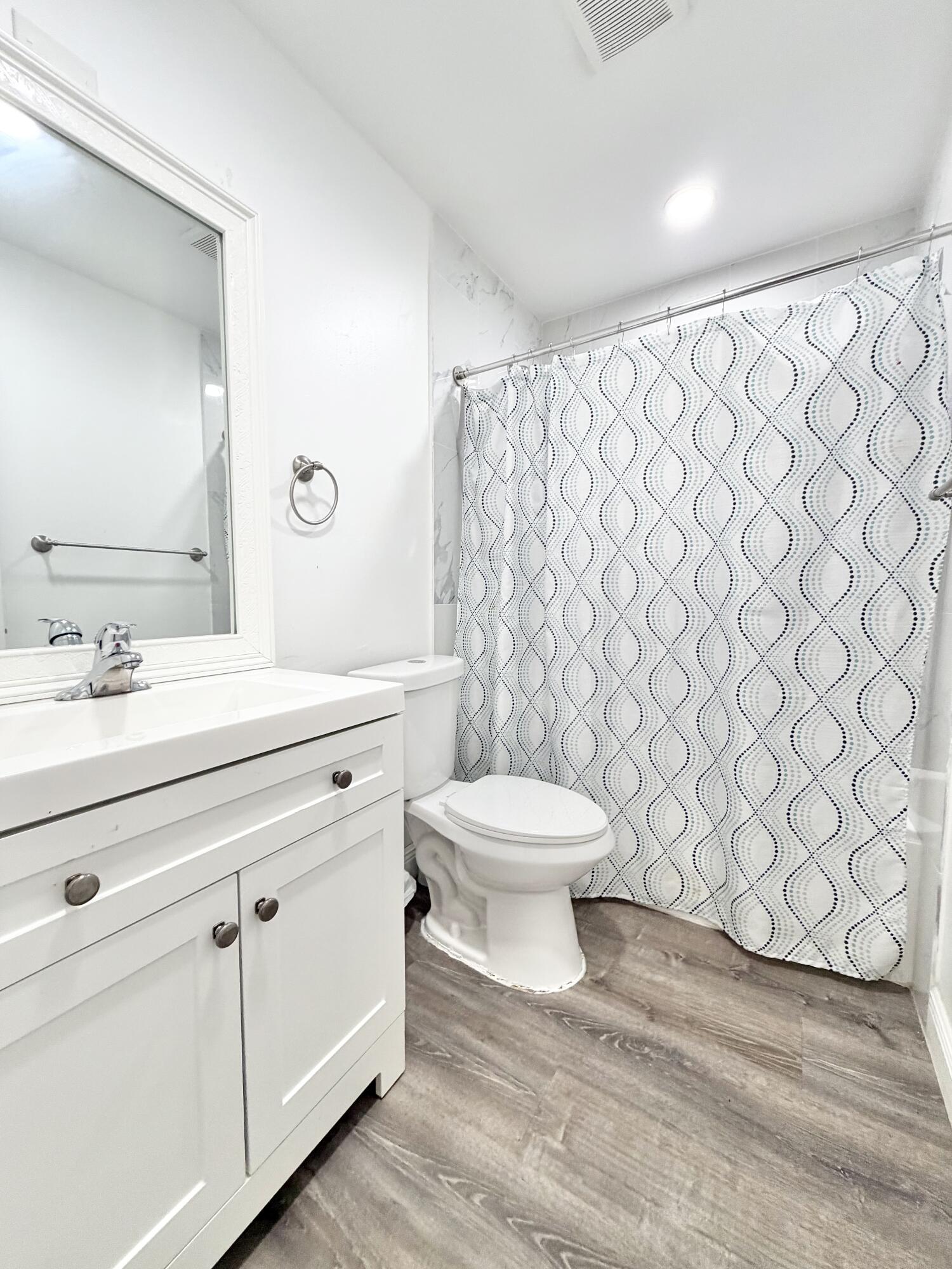 1407 E Lakeview Dr, Royal Palm Beach FL 33411