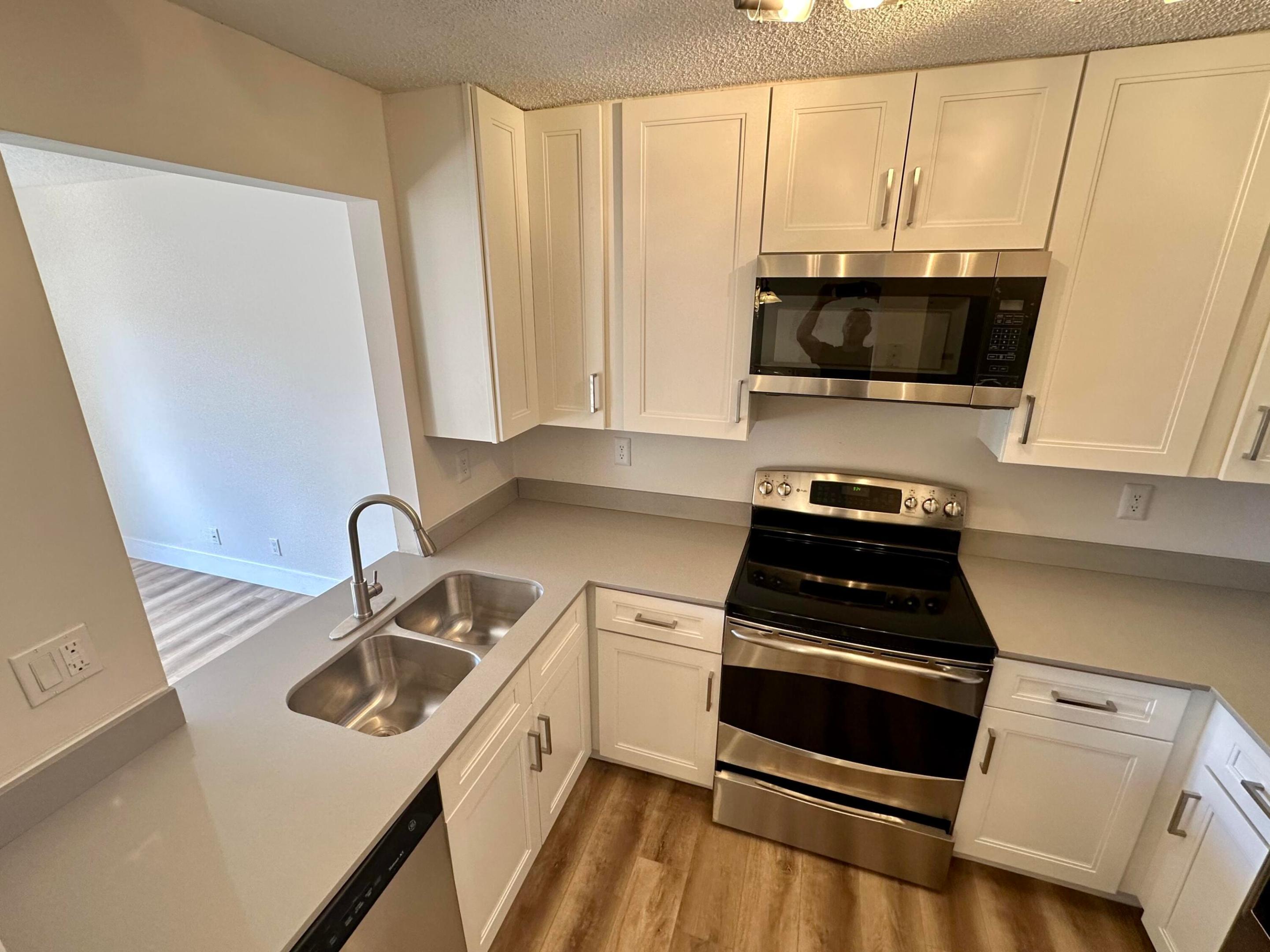 1631 E Cypress Way, Palm Springs FL 33406