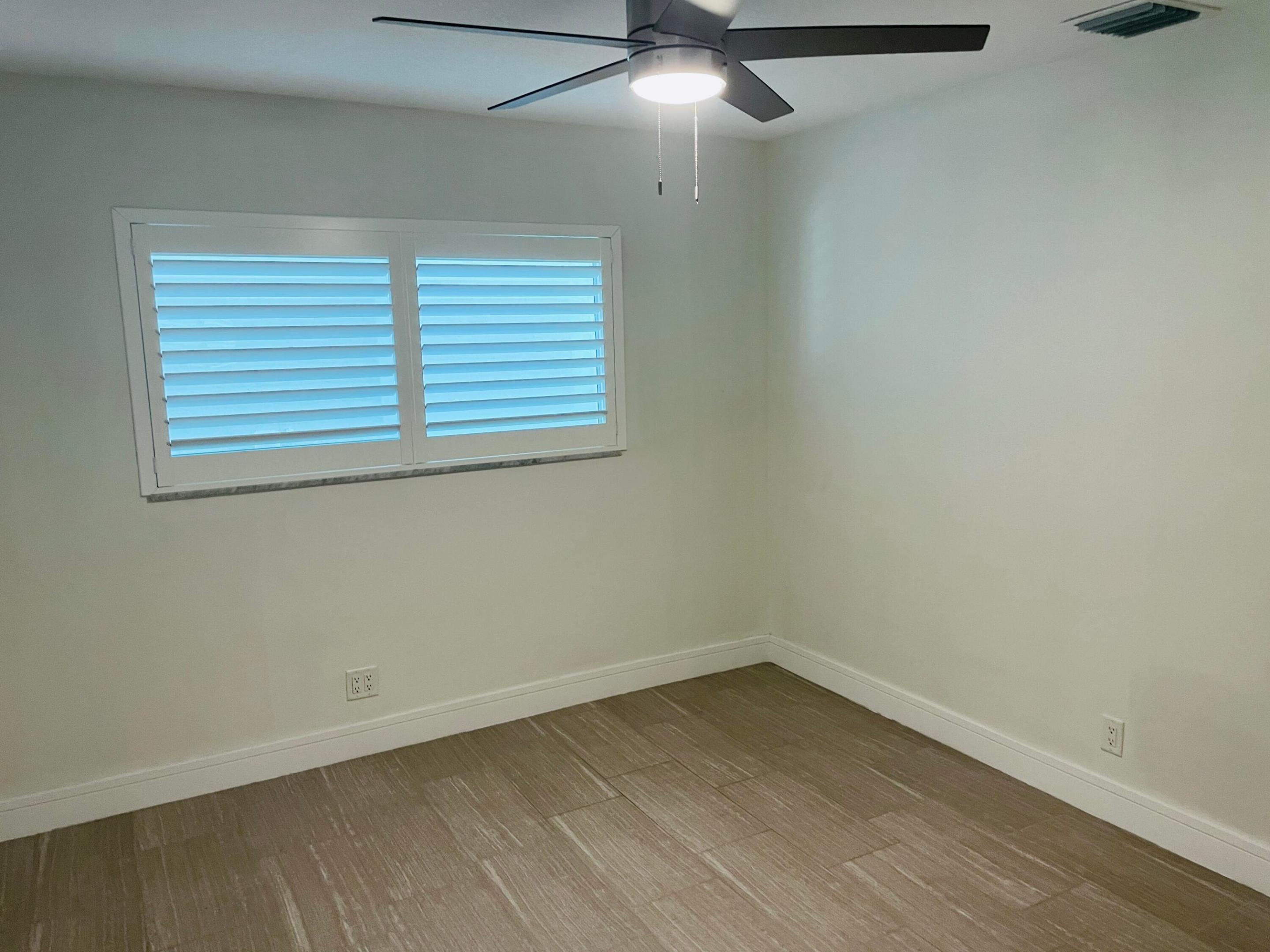 2100 NE 38th #142, Lighthouse Point FL 33064