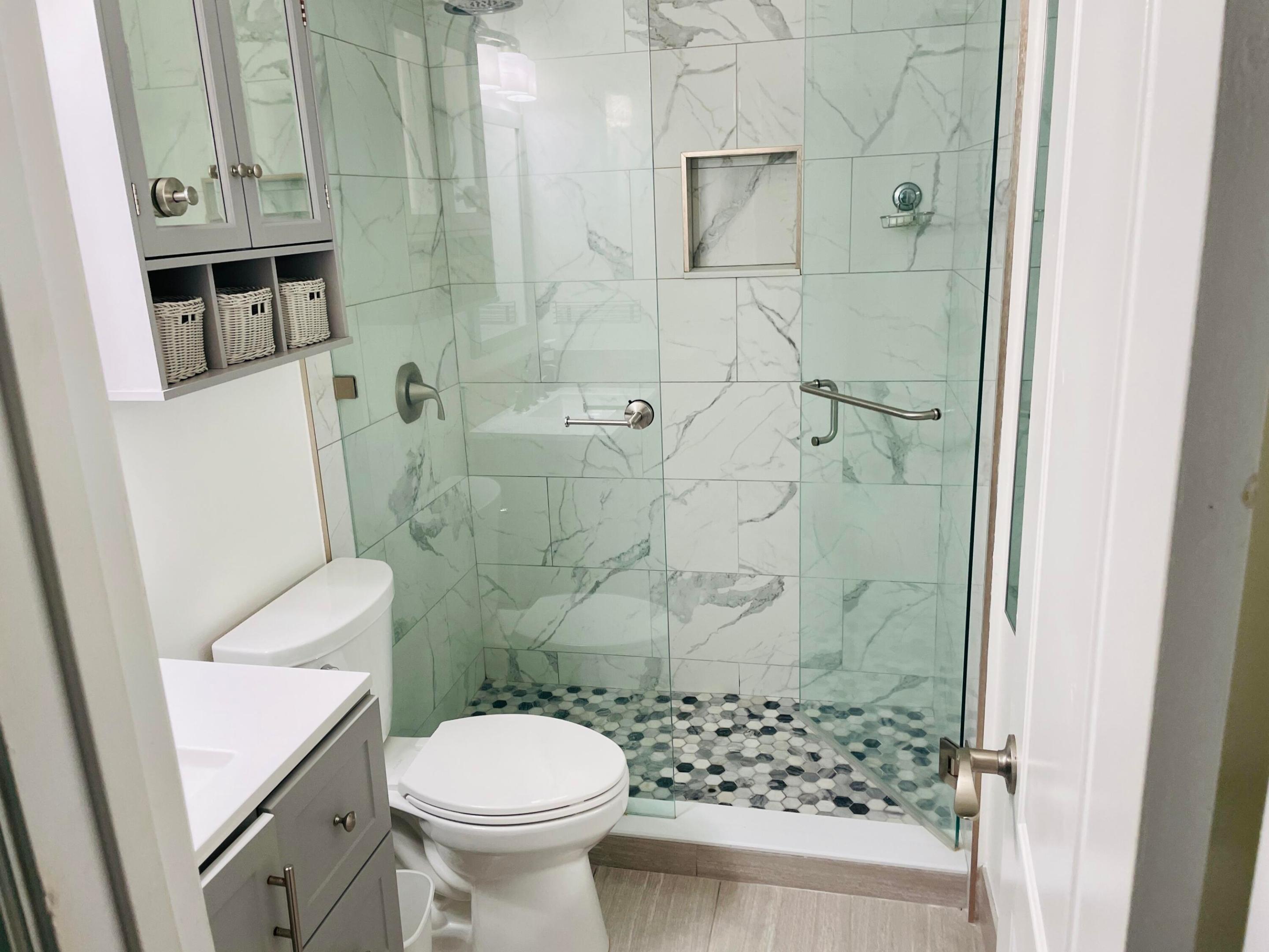2100 NE 38th #142, Lighthouse Point FL 33064