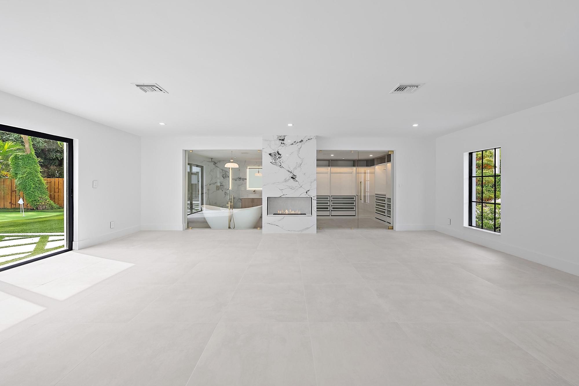 391 W Riverside, Tequesta FL 33469