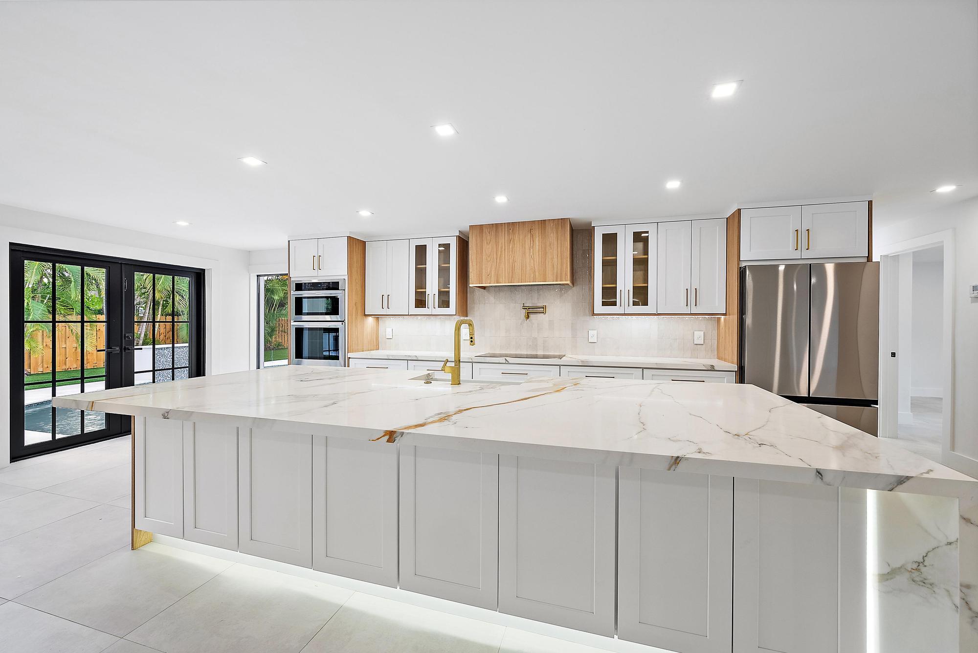 391 W Riverside, Tequesta FL 33469