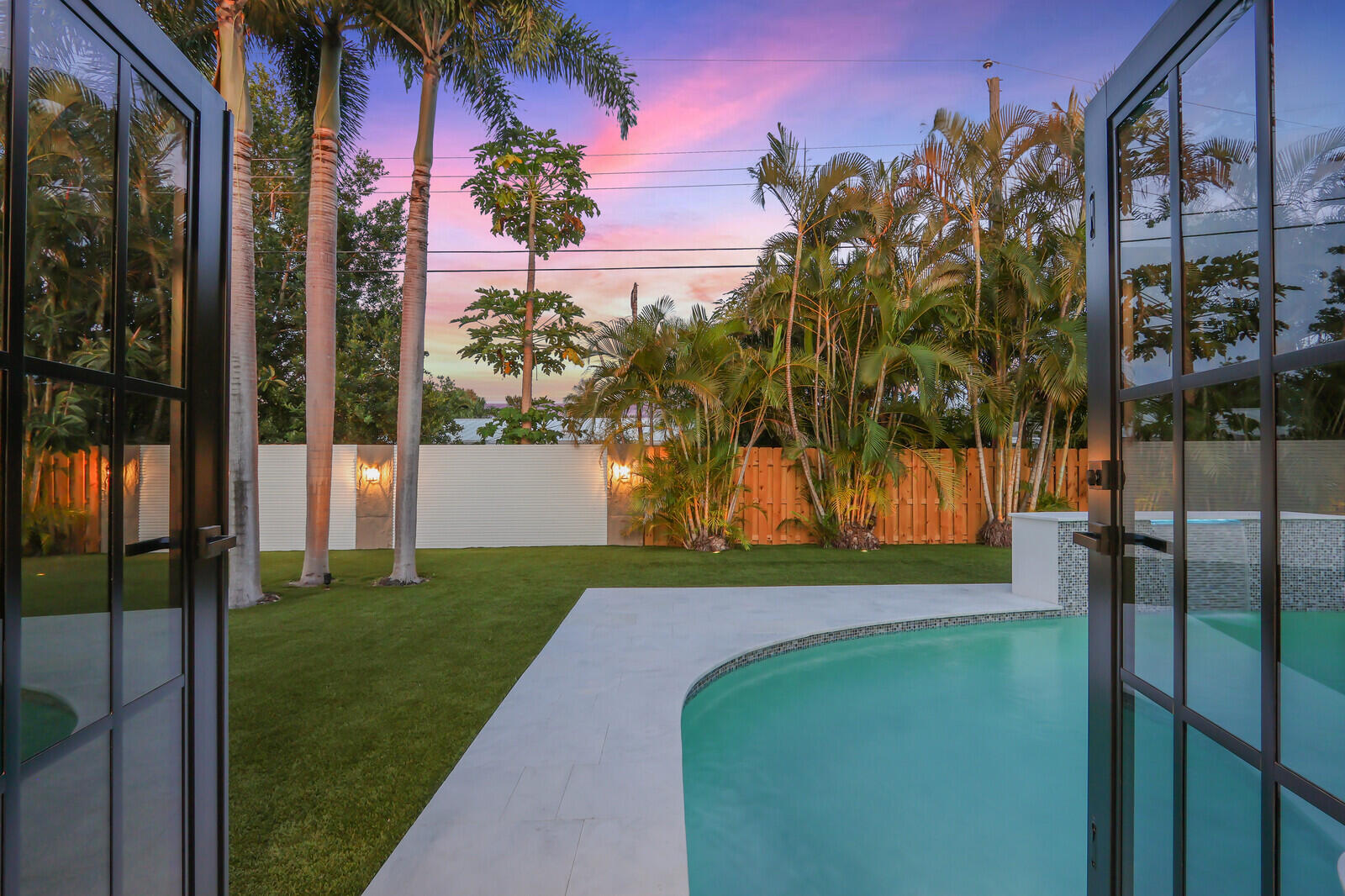 391 W Riverside, Tequesta FL 33469
