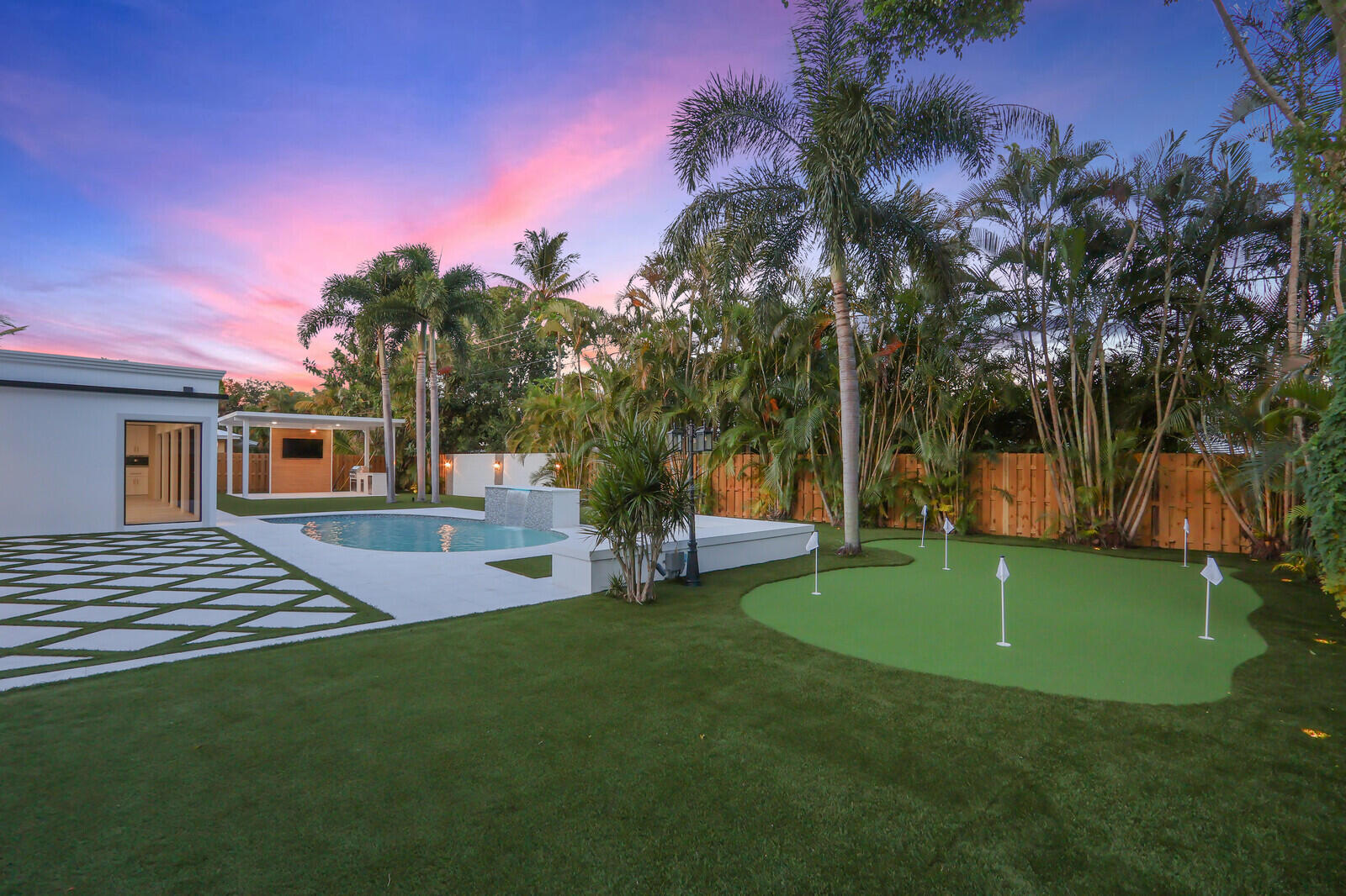 391 W Riverside, Tequesta FL 33469