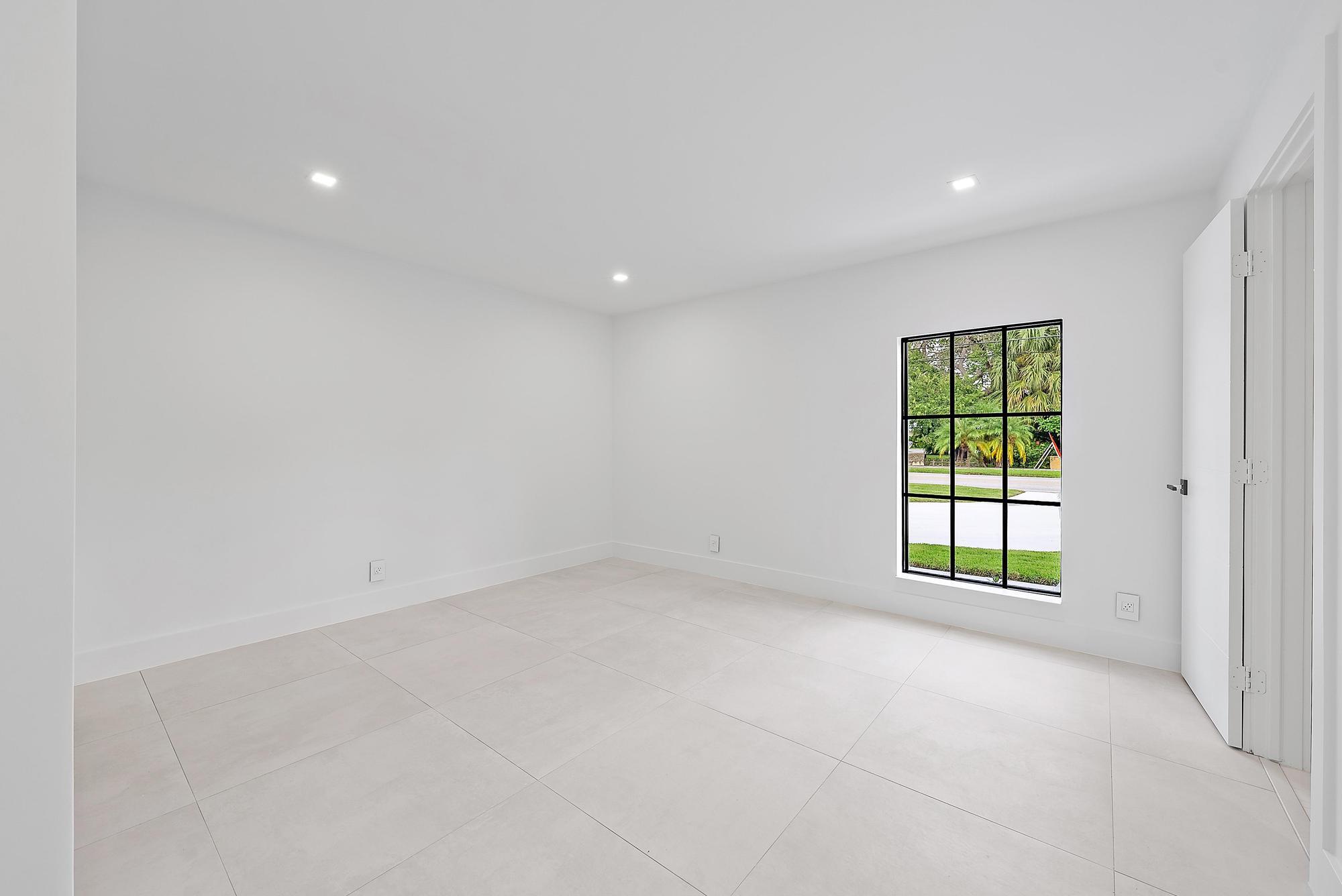 391 W Riverside, Tequesta FL 33469