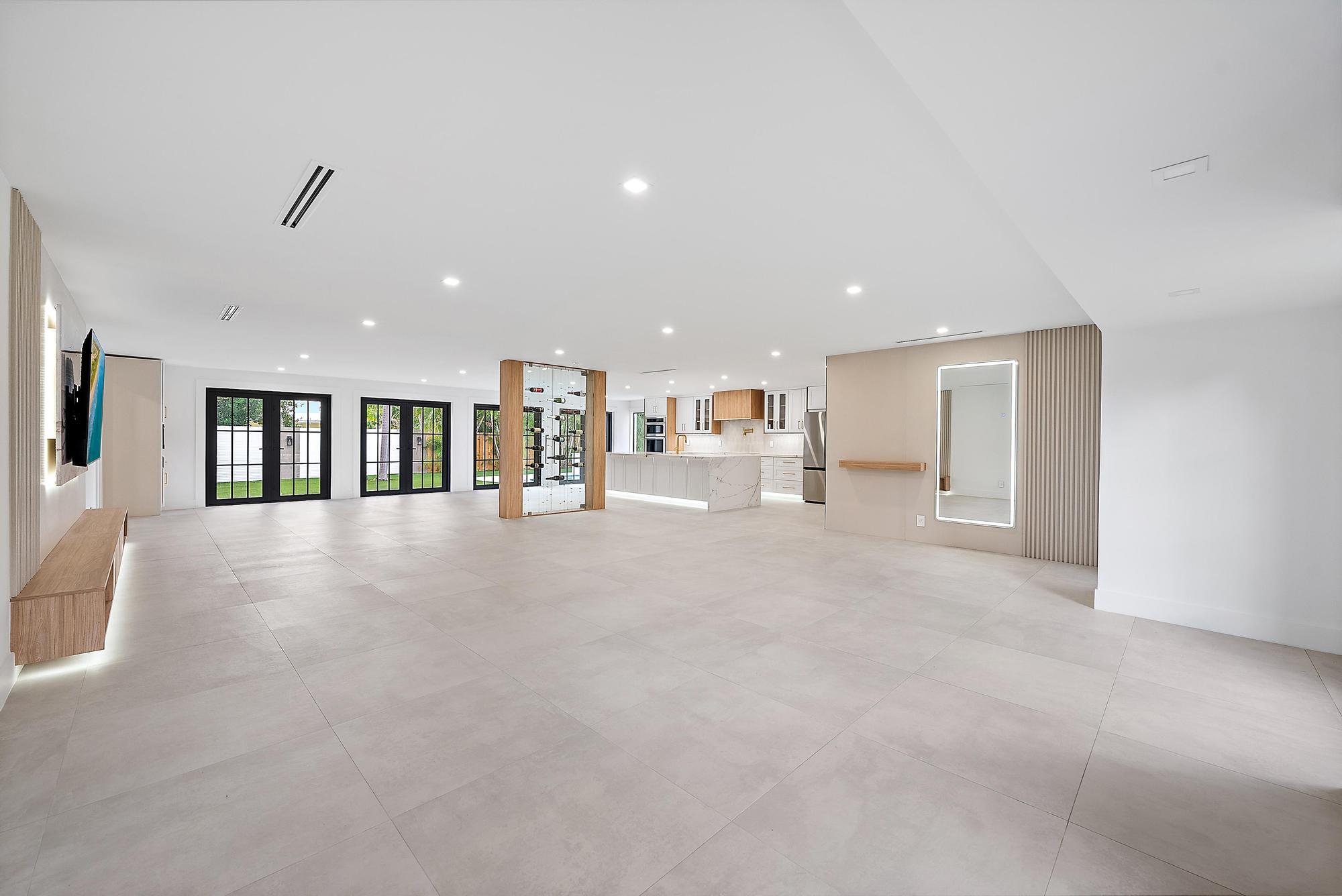 391 W Riverside, Tequesta FL 33469