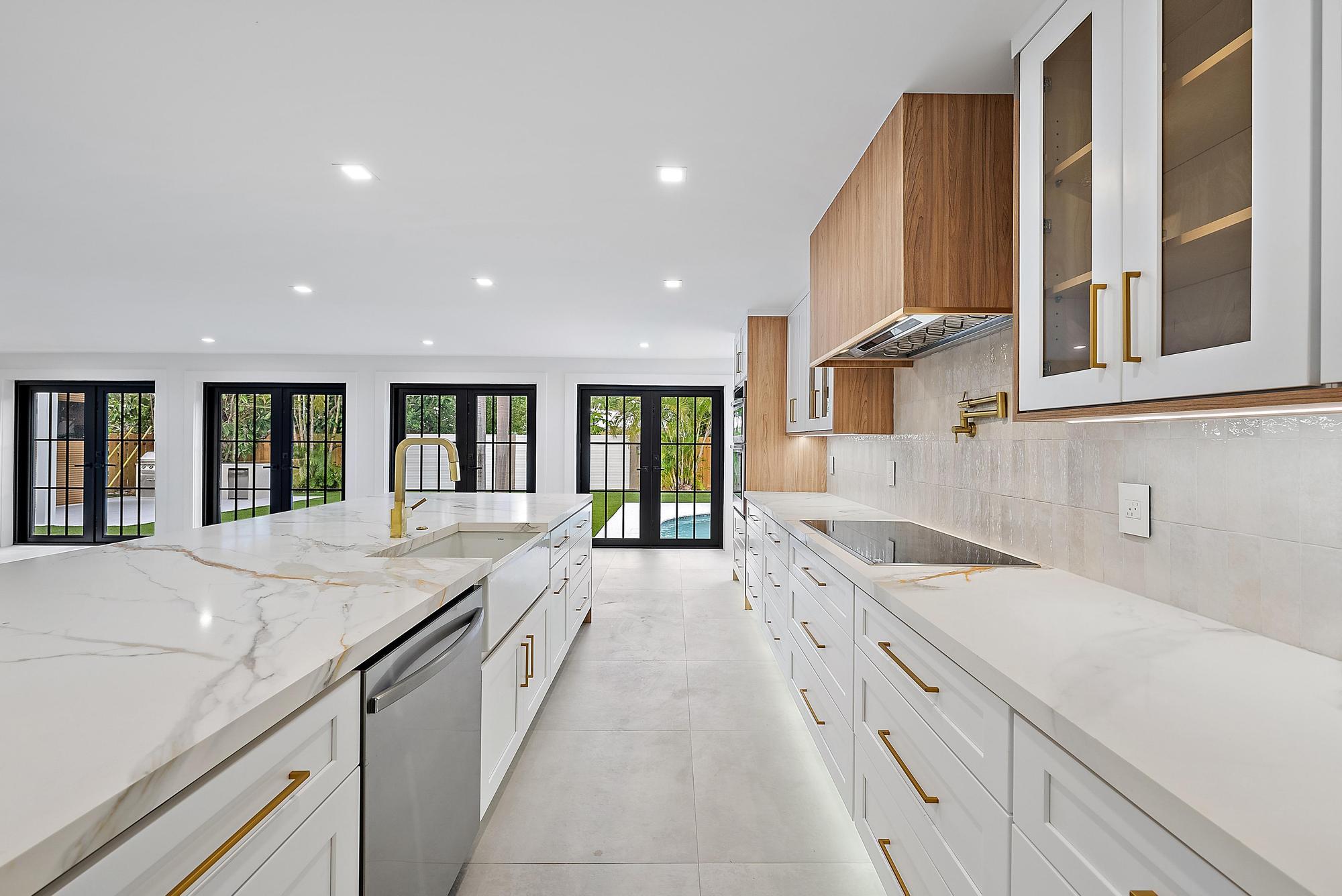 391 W Riverside, Tequesta FL 33469