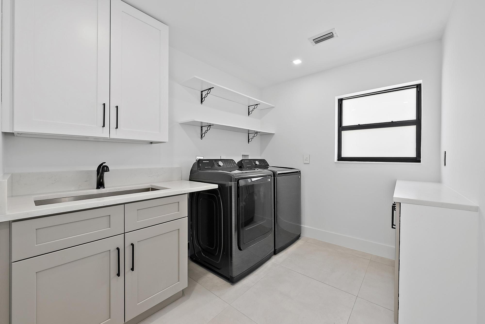 391 W Riverside, Tequesta FL 33469