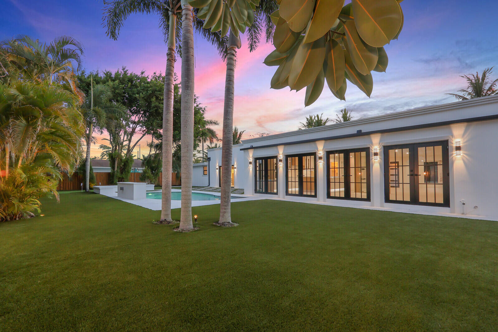 391 W Riverside, Tequesta FL 33469