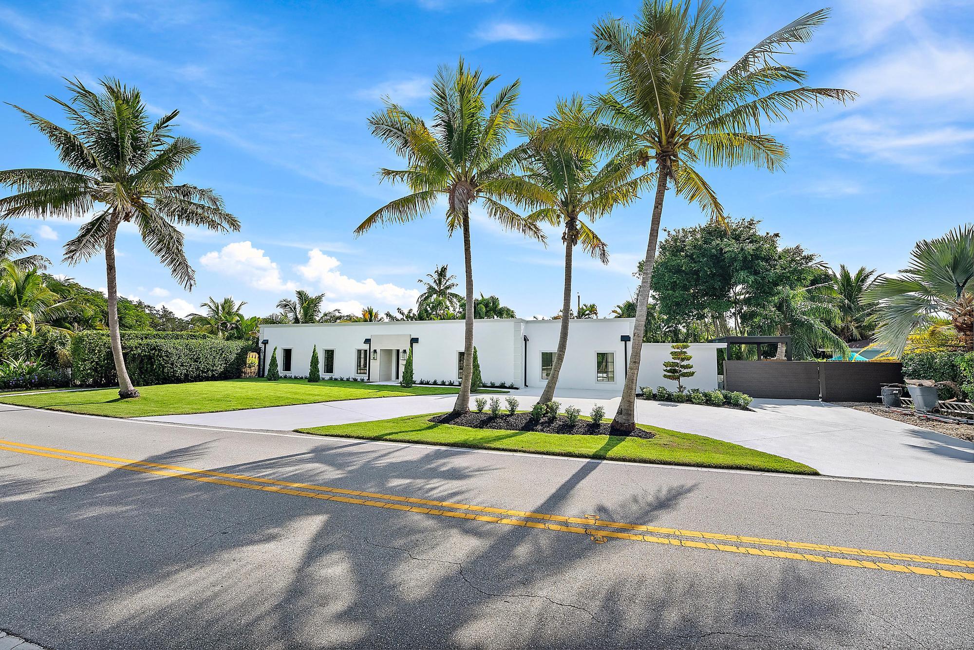 391 W Riverside, Tequesta FL 33469