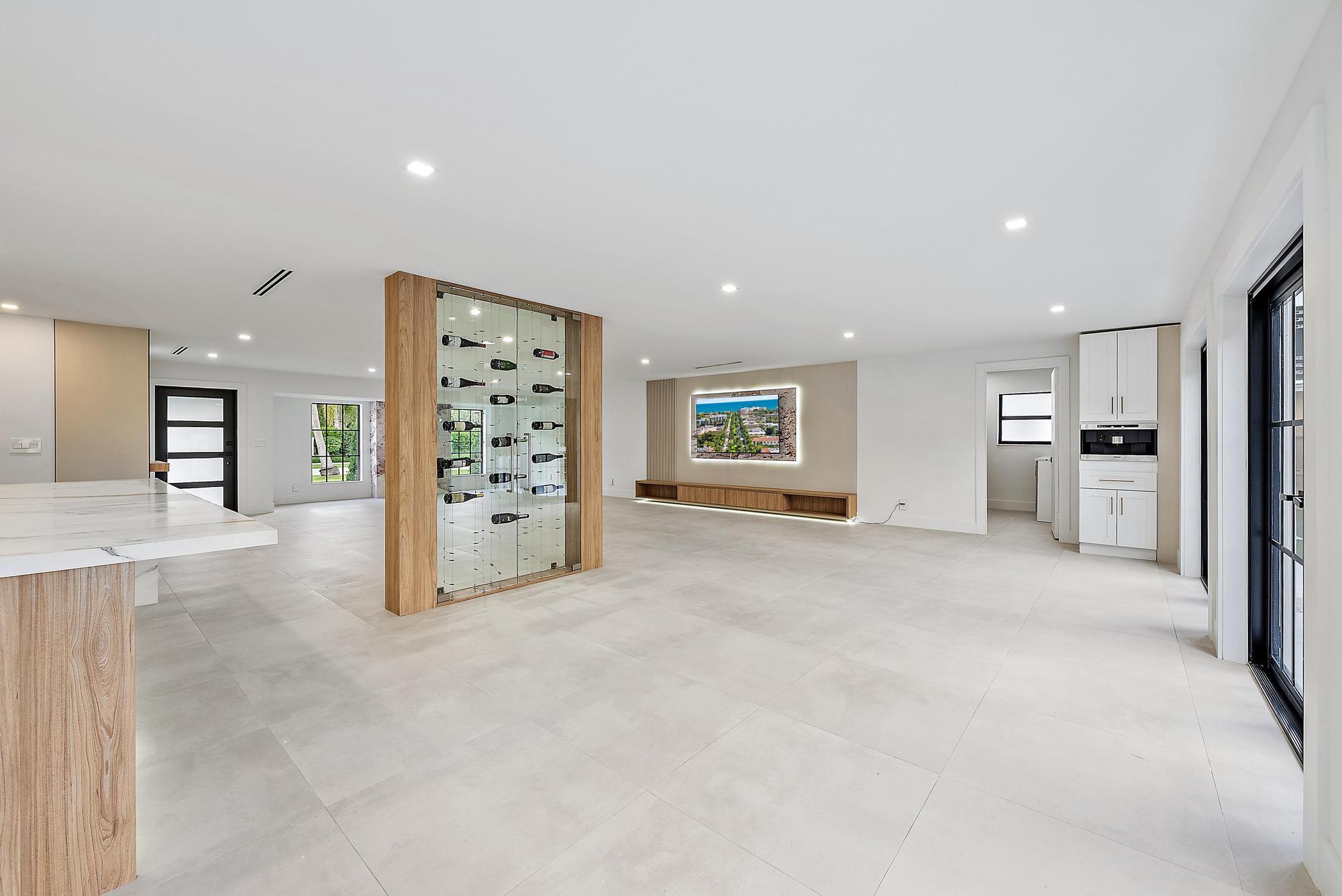 391 W Riverside, Tequesta FL 33469