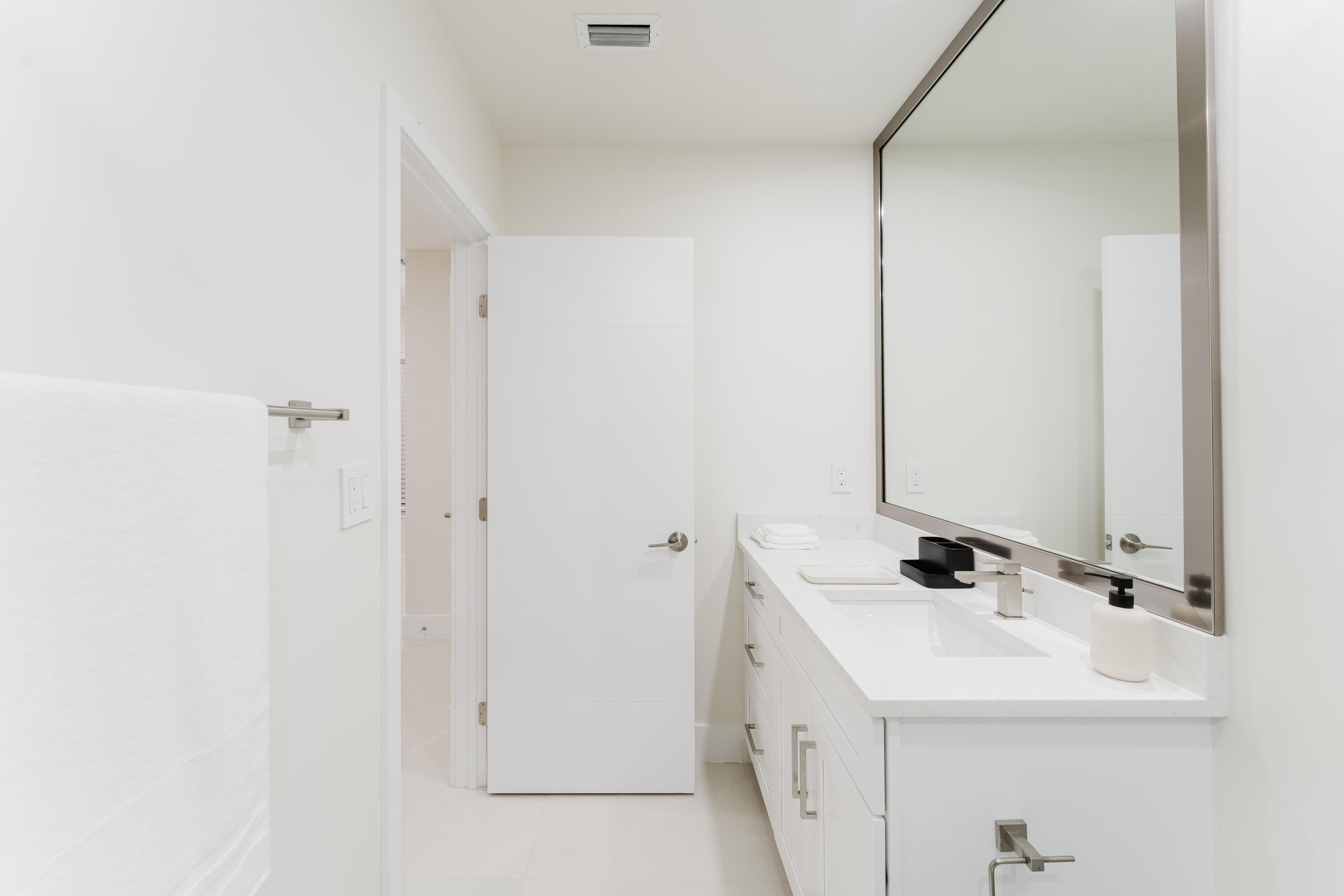3199 NE 6th, Boca Raton FL 33431