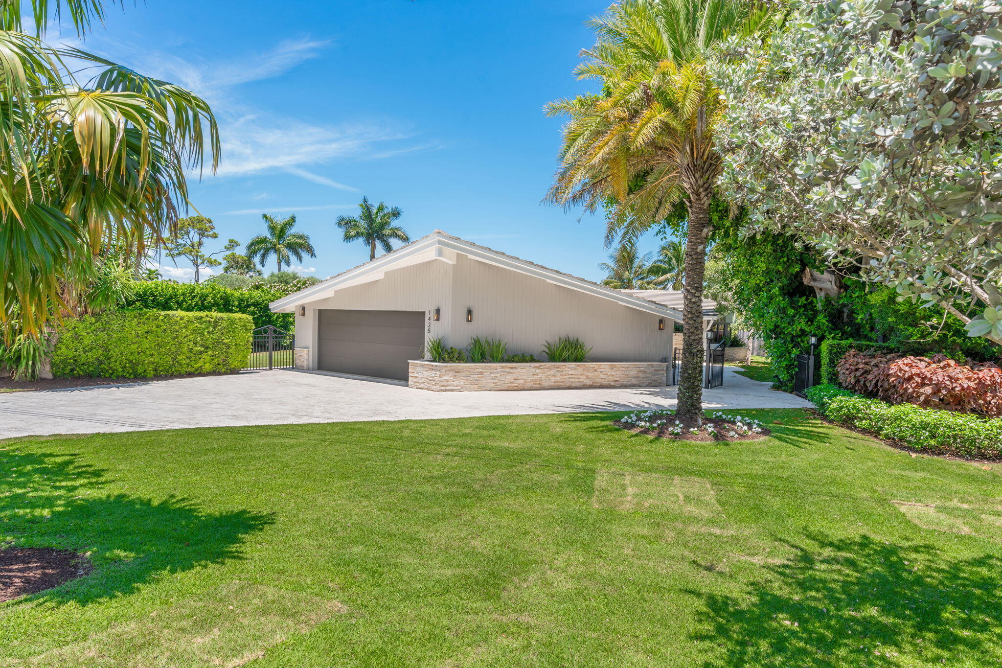 1425 Middle River, Fort Lauderdale FL 33304