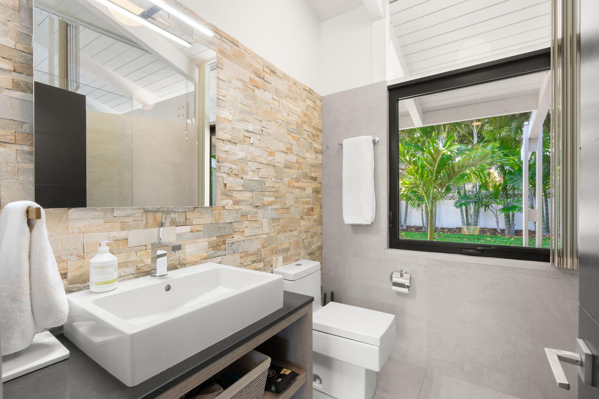 1425 Middle River, Fort Lauderdale FL 33304