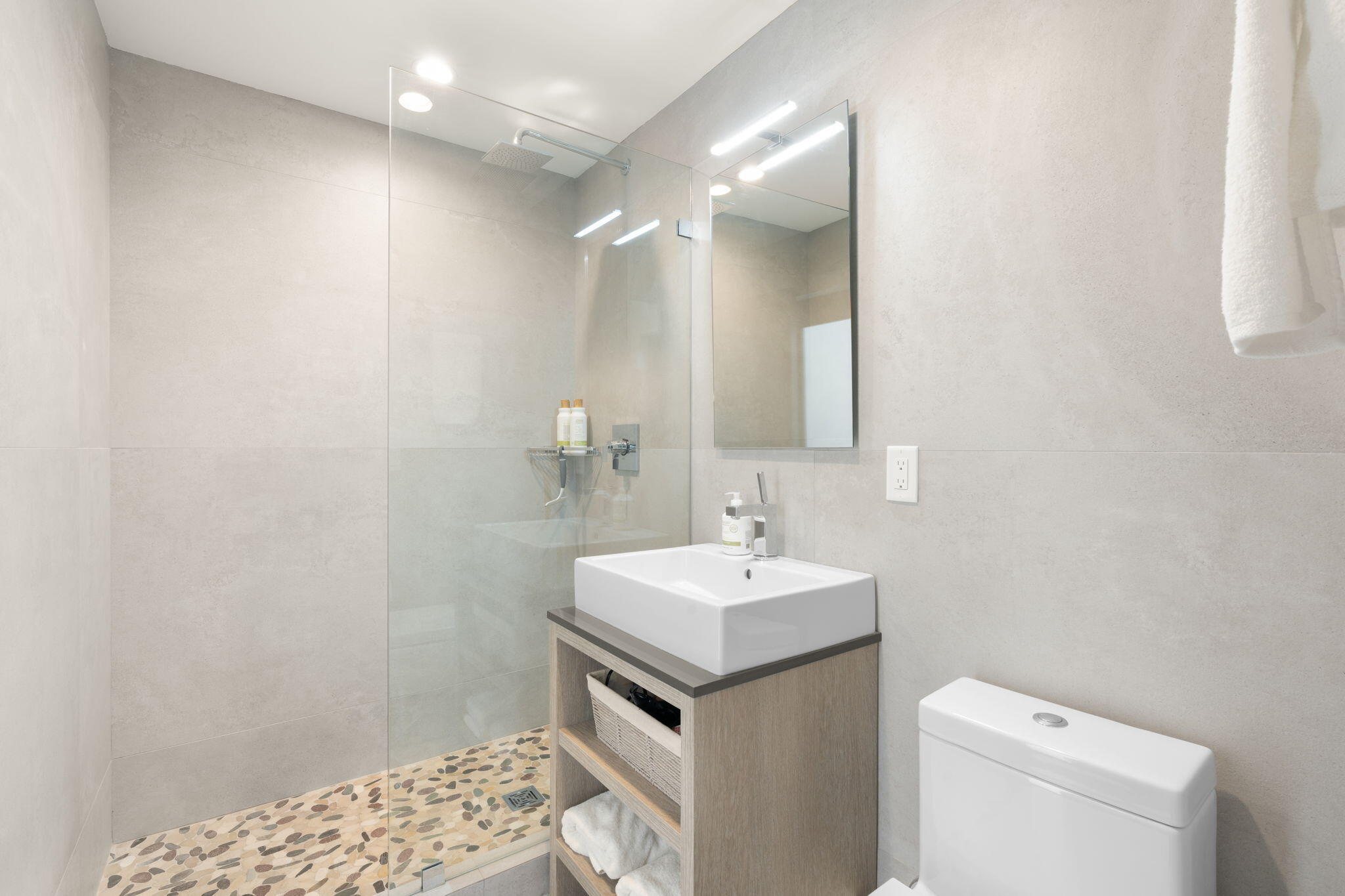 1425 Middle River, Fort Lauderdale FL 33304