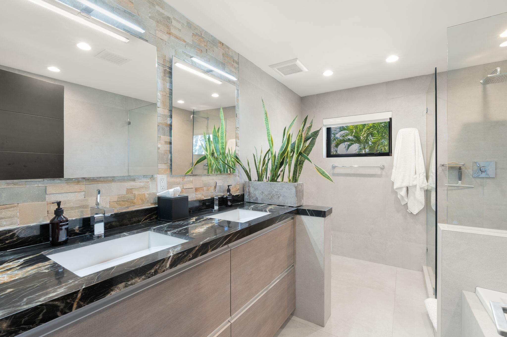 1425 Middle River, Fort Lauderdale FL 33304