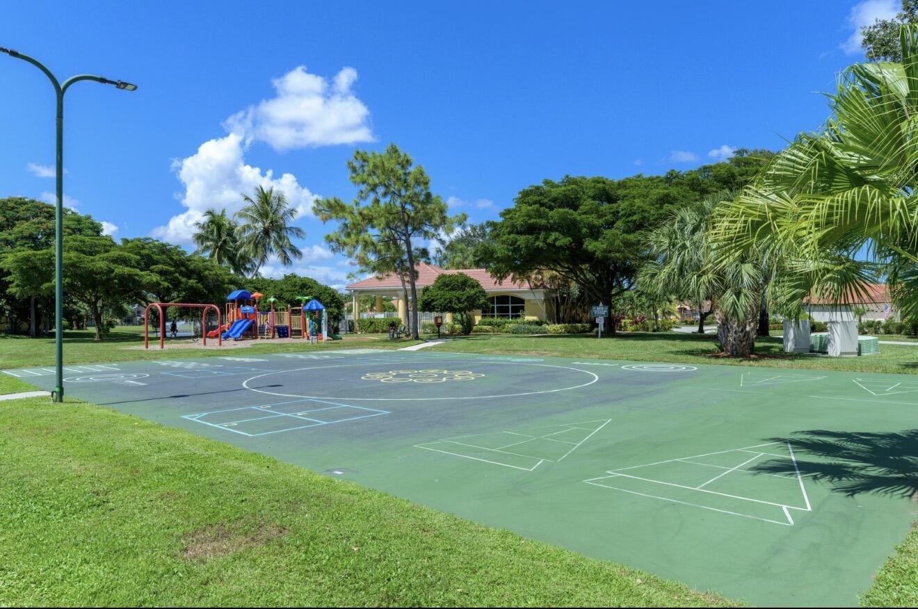 1073 Aspri, Riviera Beach FL 33418