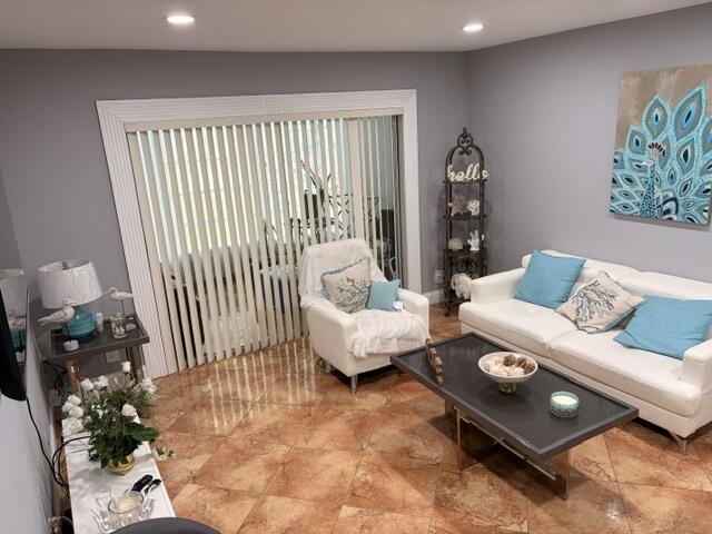 5103 NW 35th #401, Lauderdale Lakes FL 33319