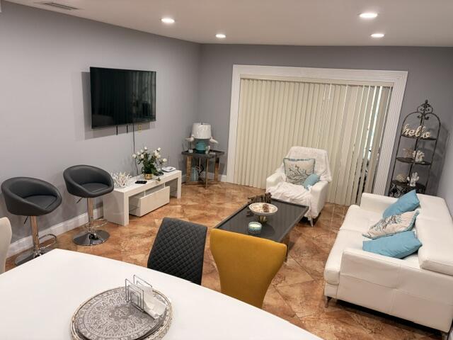 5103 NW 35th #401, Lauderdale Lakes FL 33319
