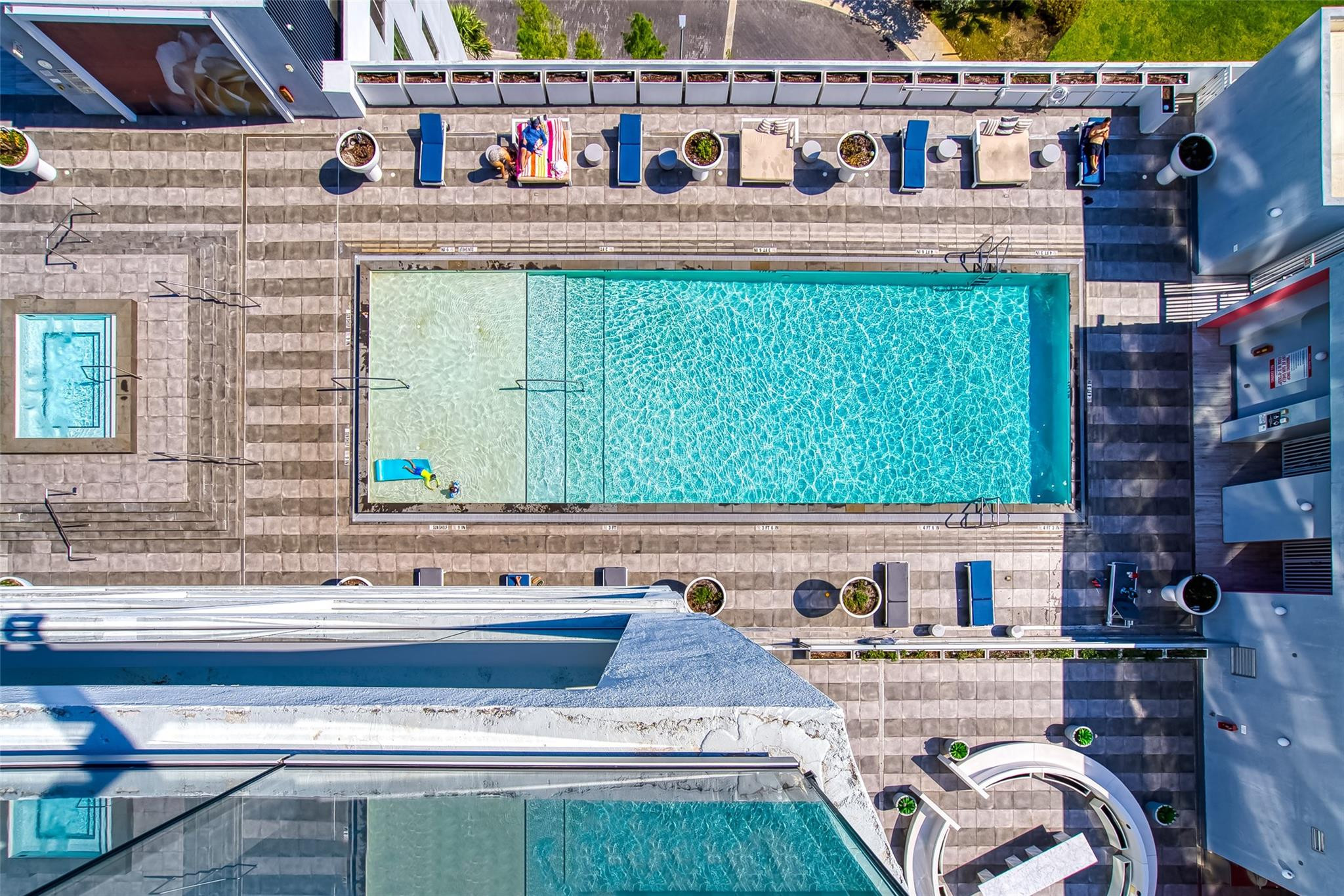 2000 Metropica #1410, Sunrise FL 33323