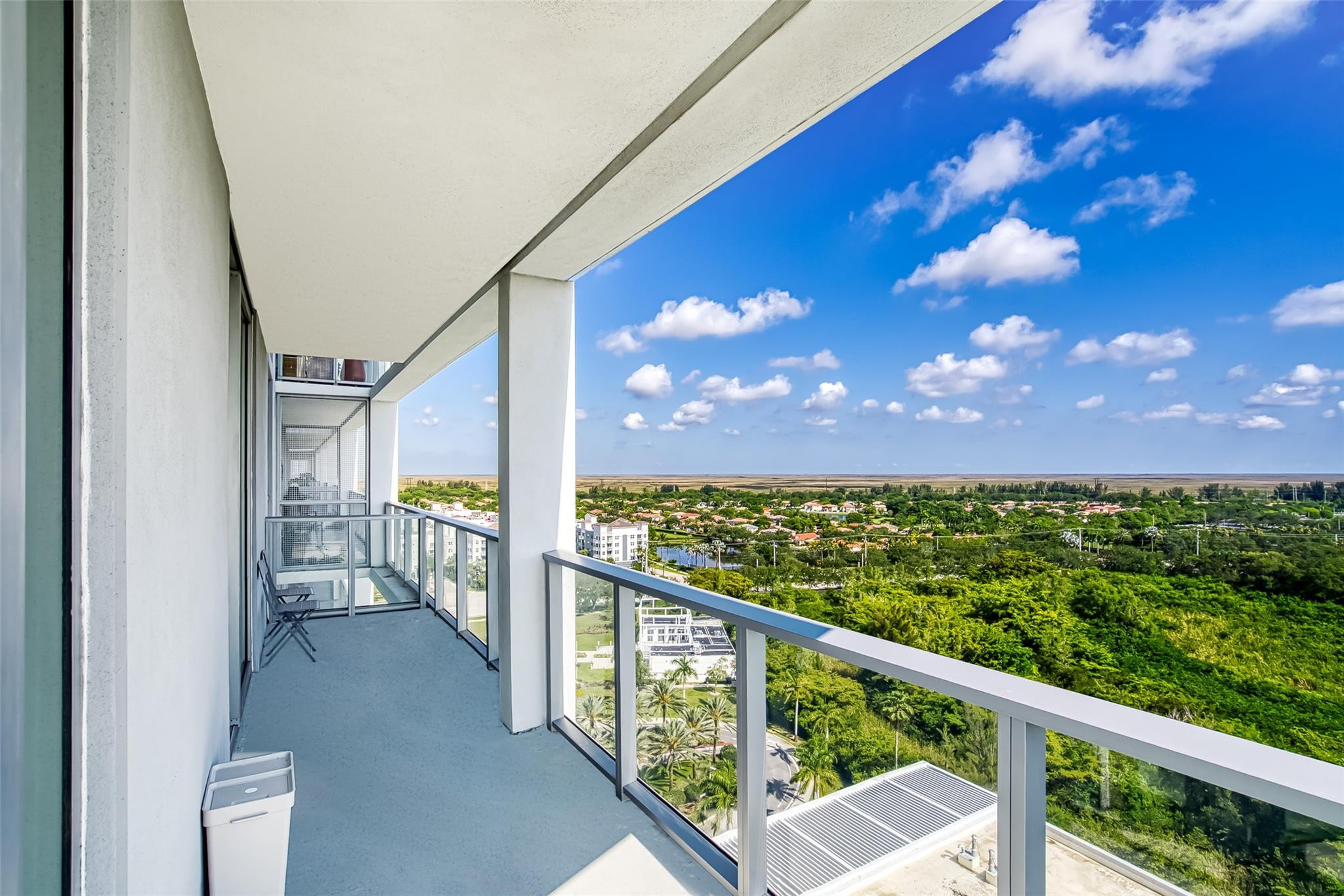 2000 Metropica #1410, Sunrise FL 33323