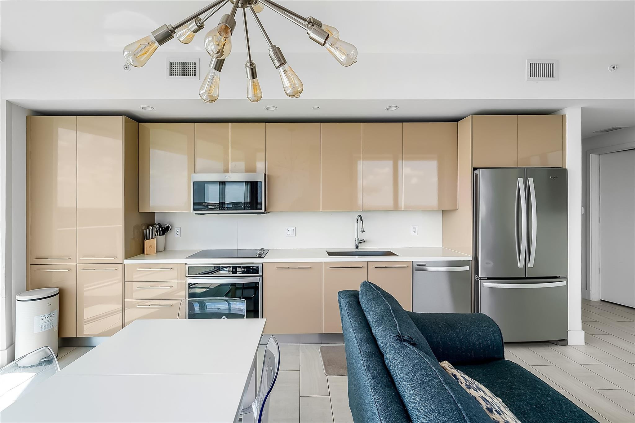 2000 Metropica #1410, Sunrise FL 33323