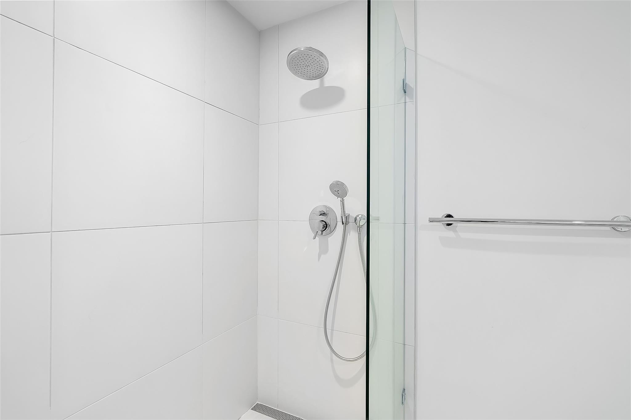2000 Metropica #1410, Sunrise FL 33323