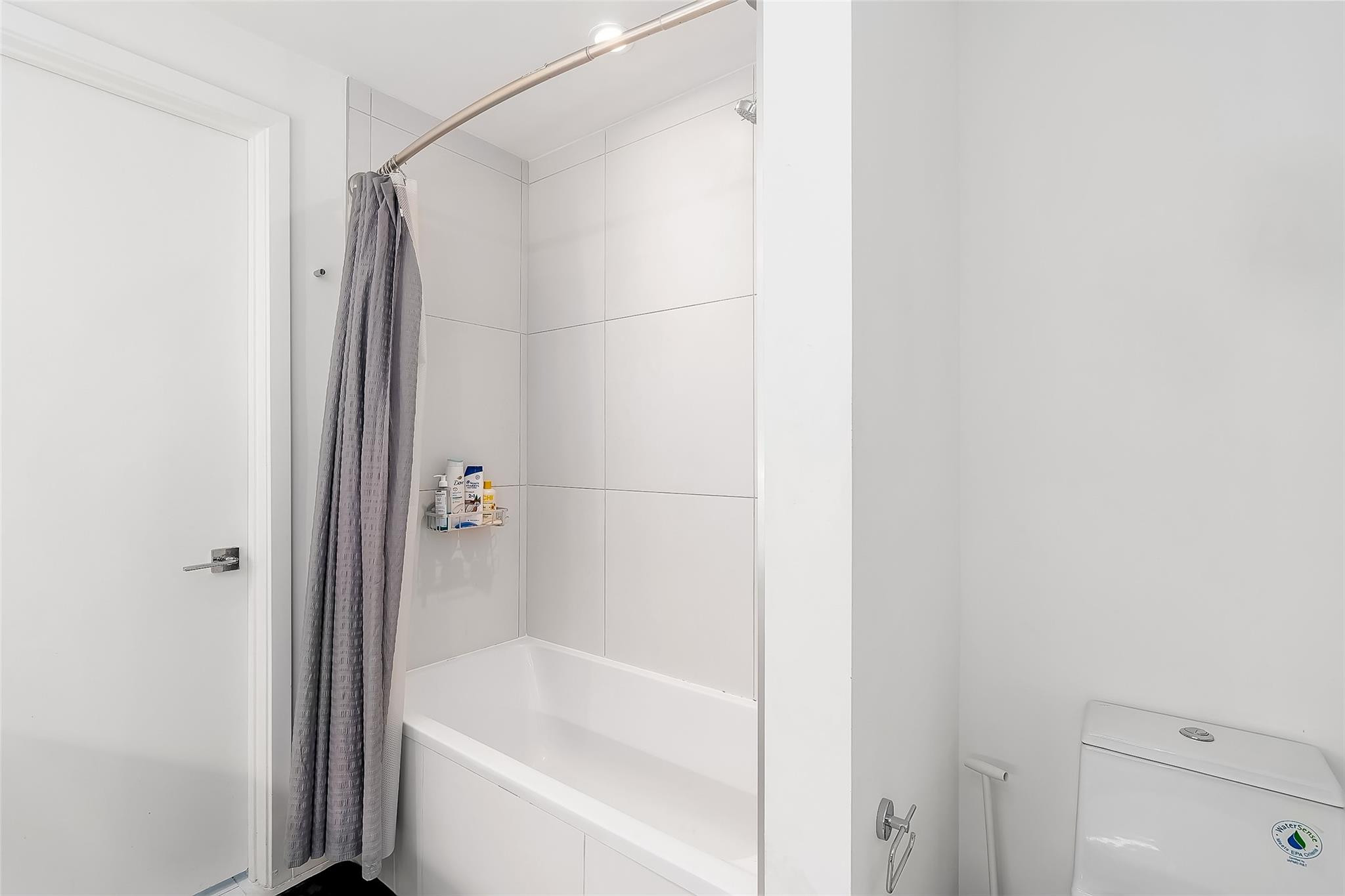 2000 Metropica #1410, Sunrise FL 33323