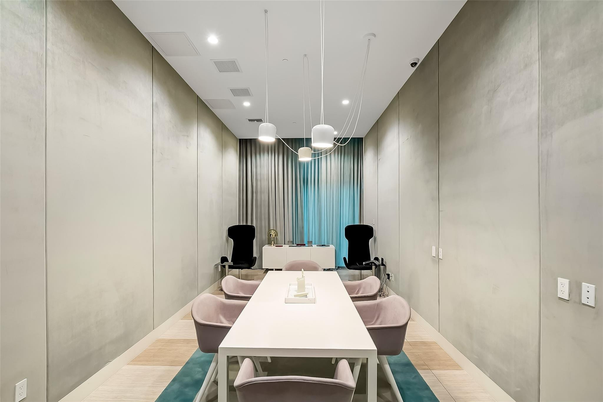2000 Metropica #1410, Sunrise FL 33323