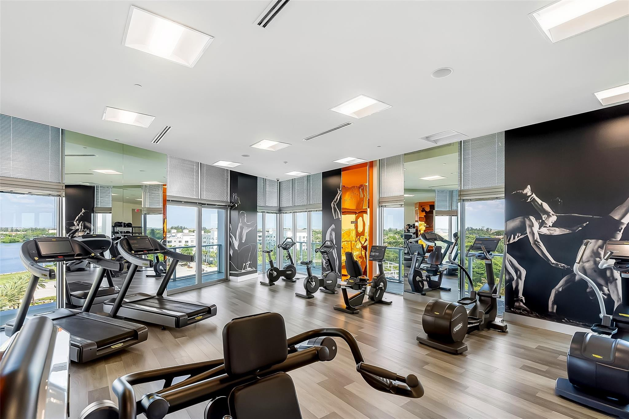 2000 Metropica #1410, Sunrise FL 33323