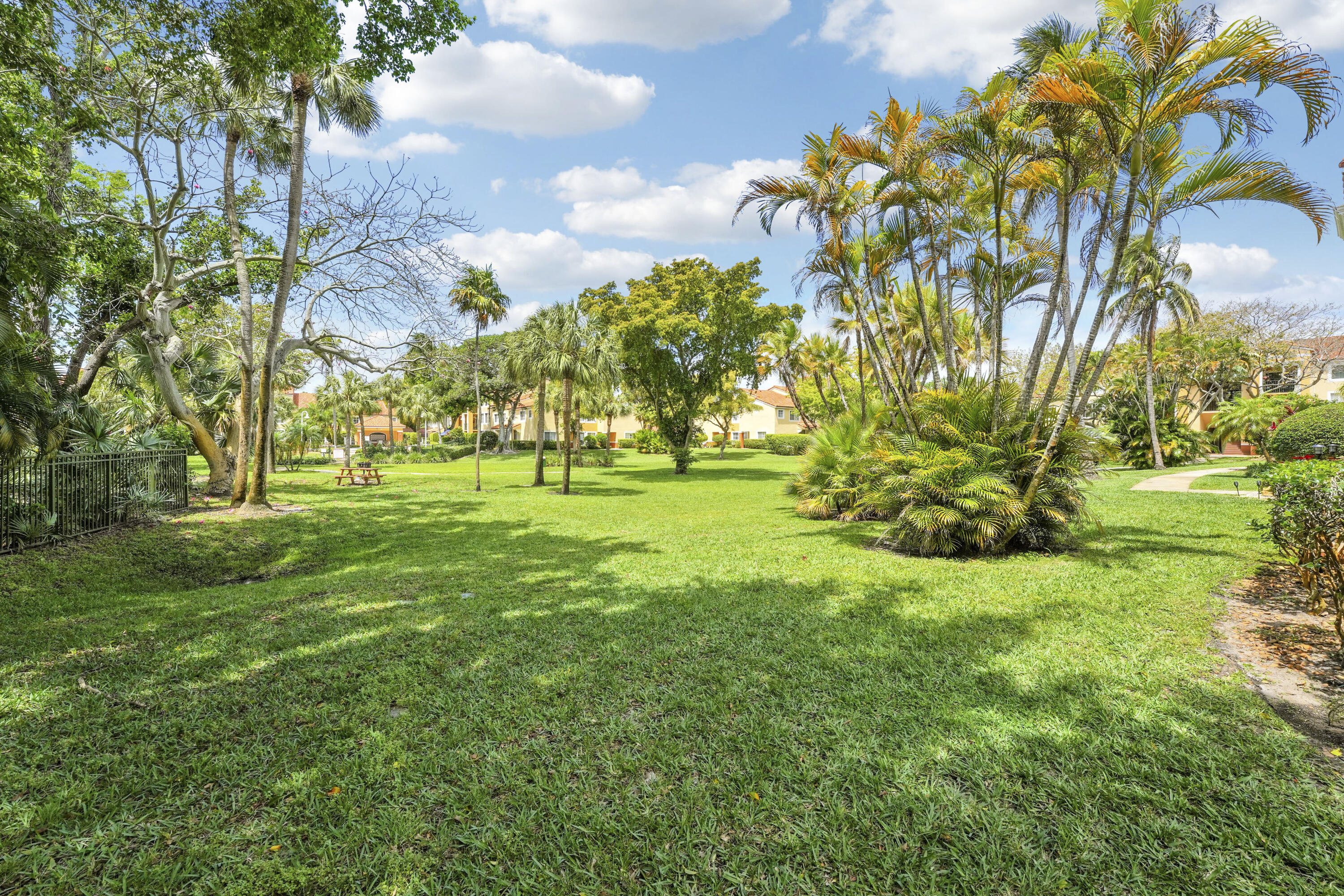 127 Yacht Club #101, Hypoluxo FL 33462