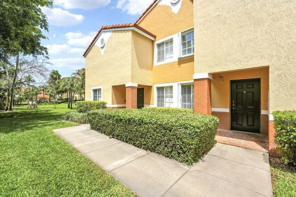 127 Yacht Club #101, Hypoluxo FL 33462